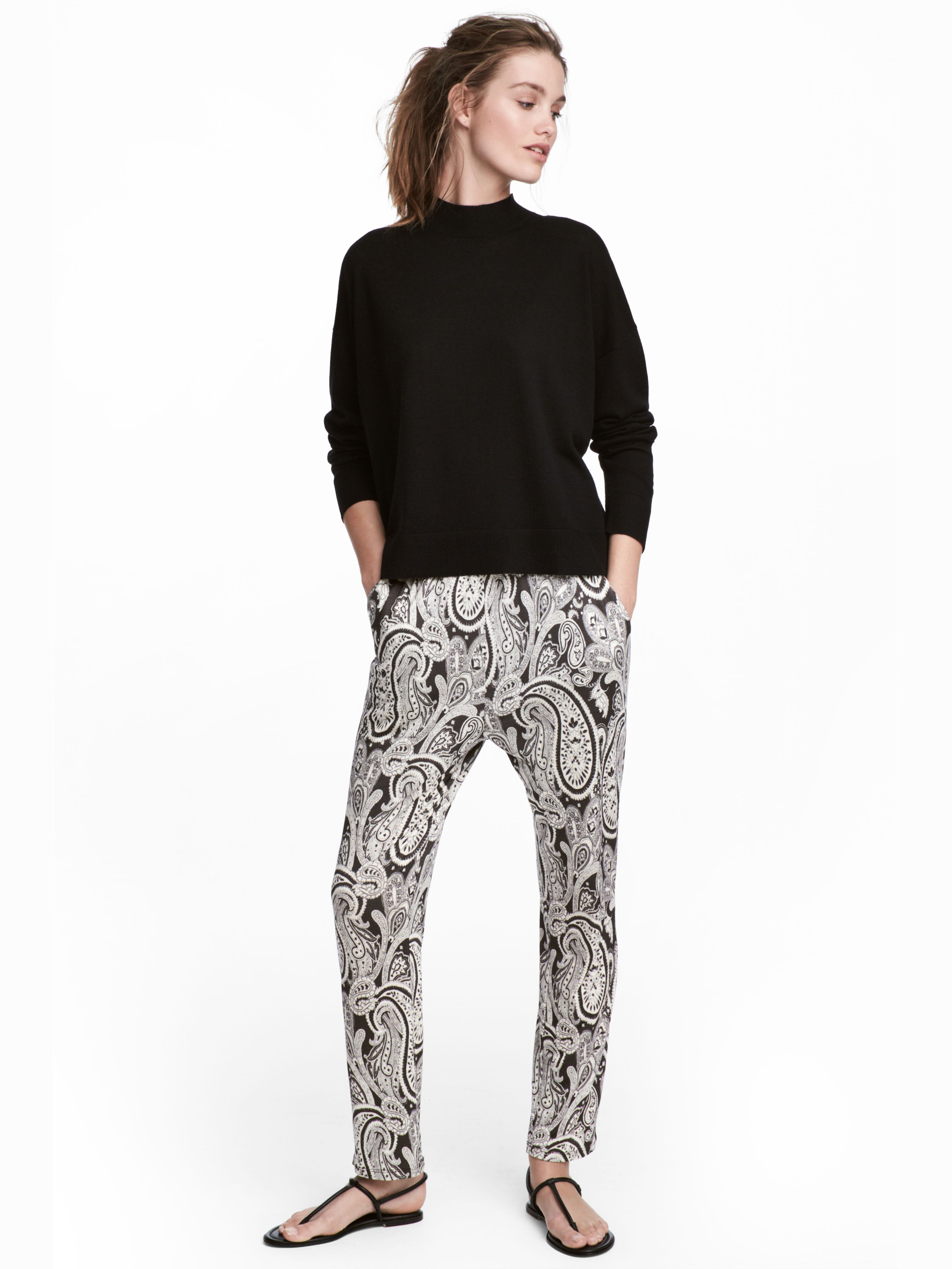 

Брюки H&M 4898386-AAOL XS Белые с черным