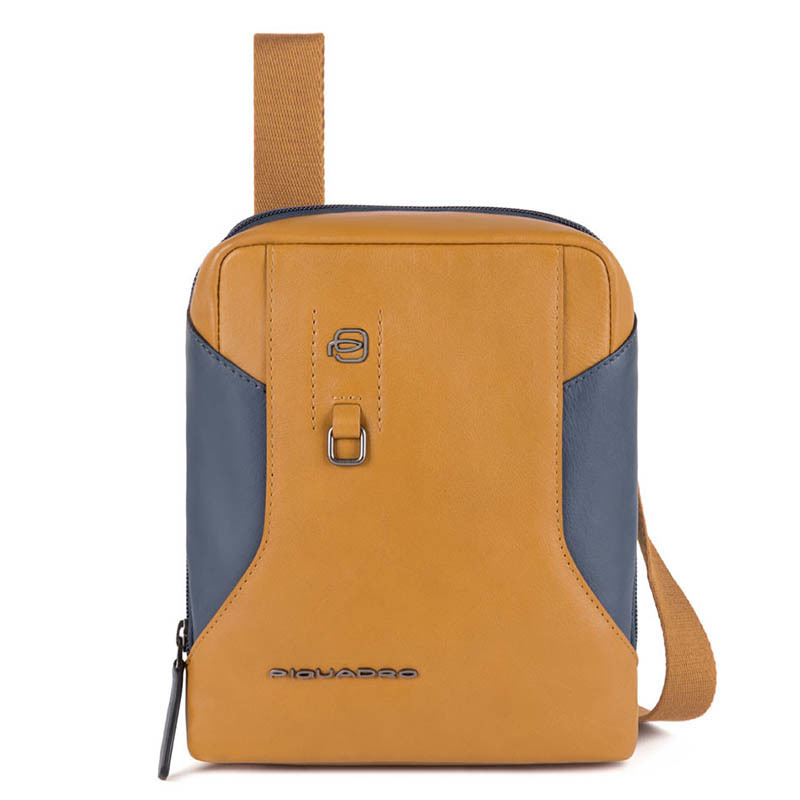 

Мужская сумка Piquadro Hakone Tobacco-Blue с отдел. для iPad mini