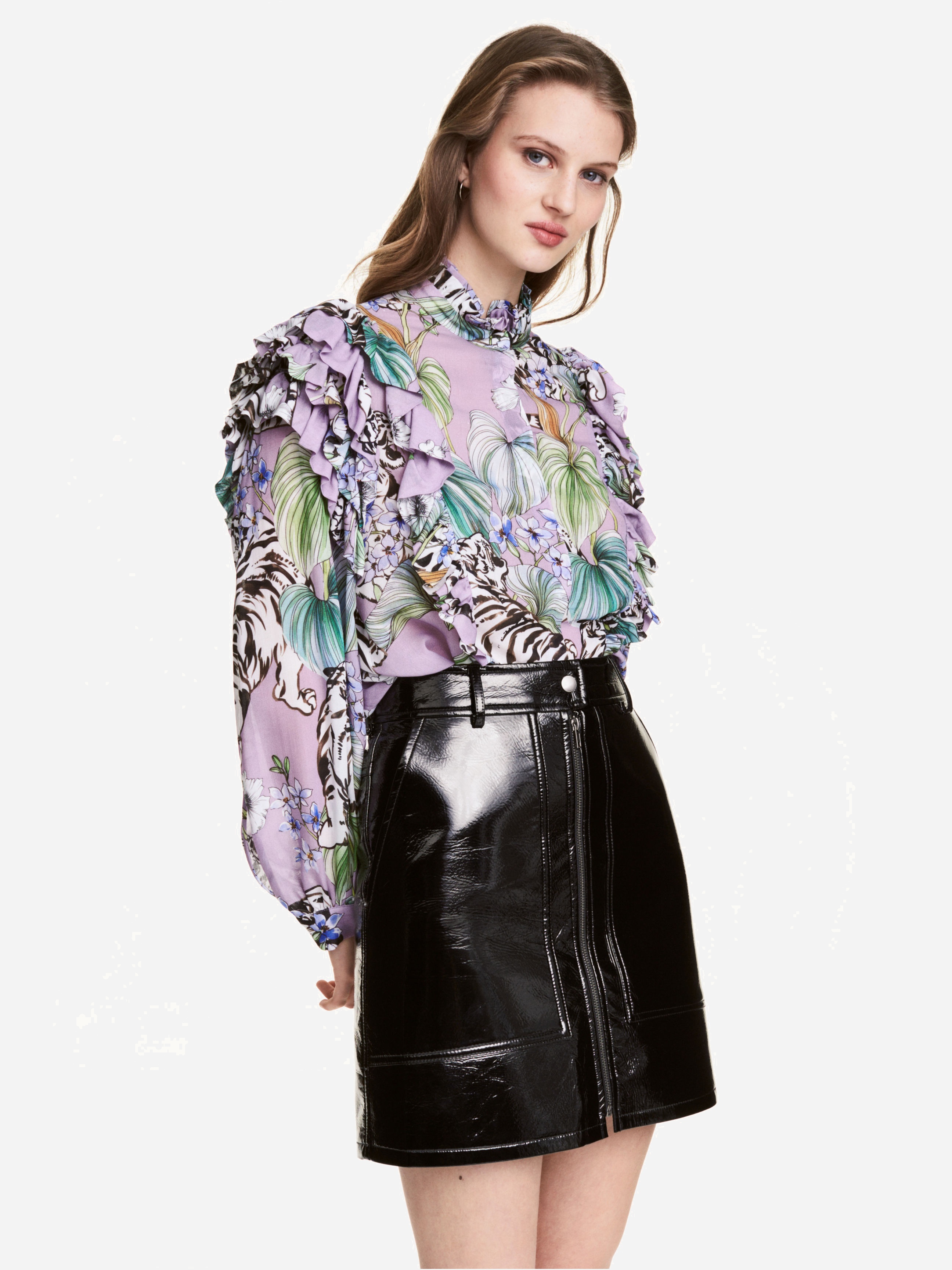 

Блузка H&M 4934465-AAUI XS Фиолетовая с разноцветным