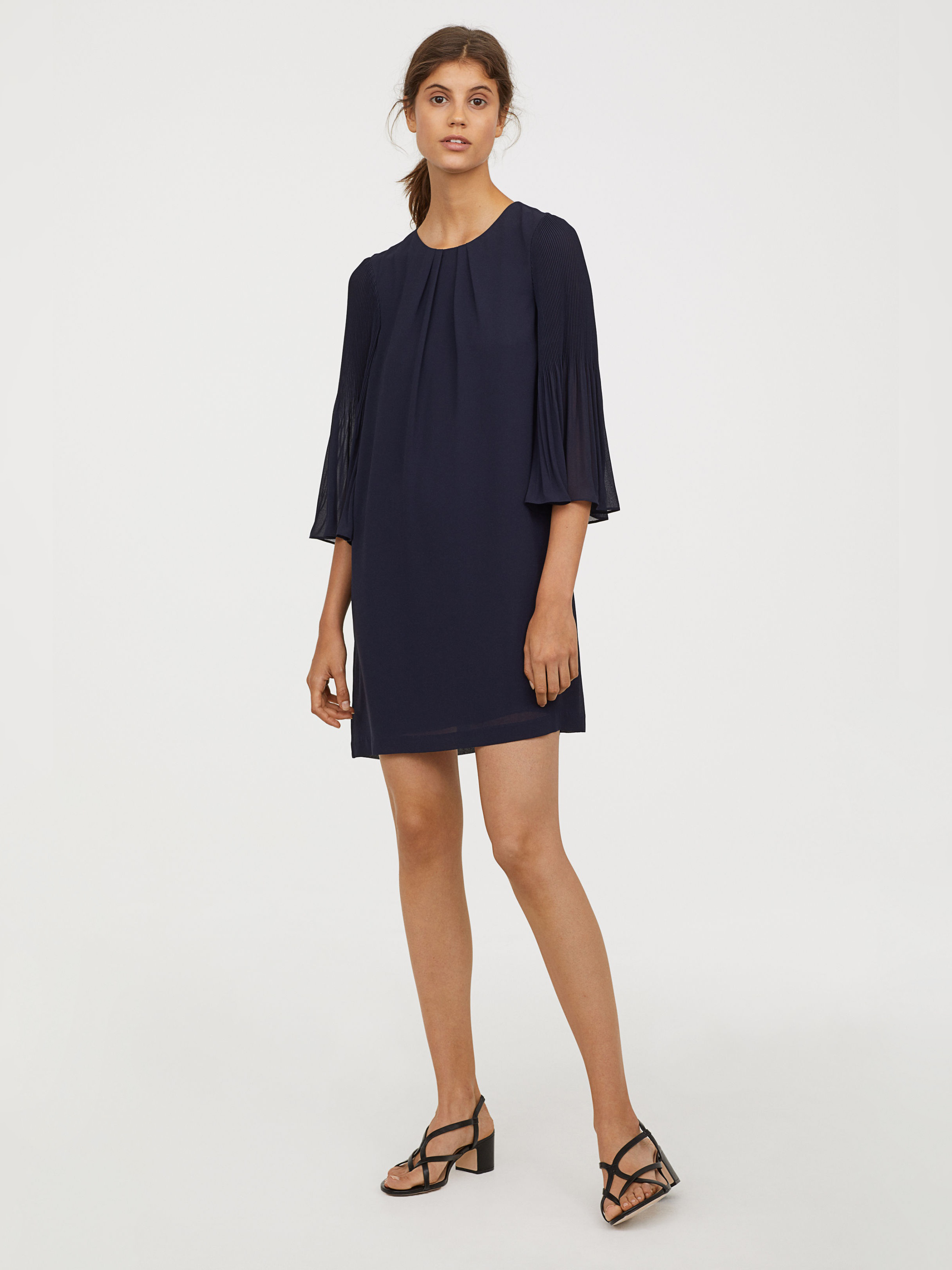 

Платье H&M 6898078-AAQJ 32 Темно-синее