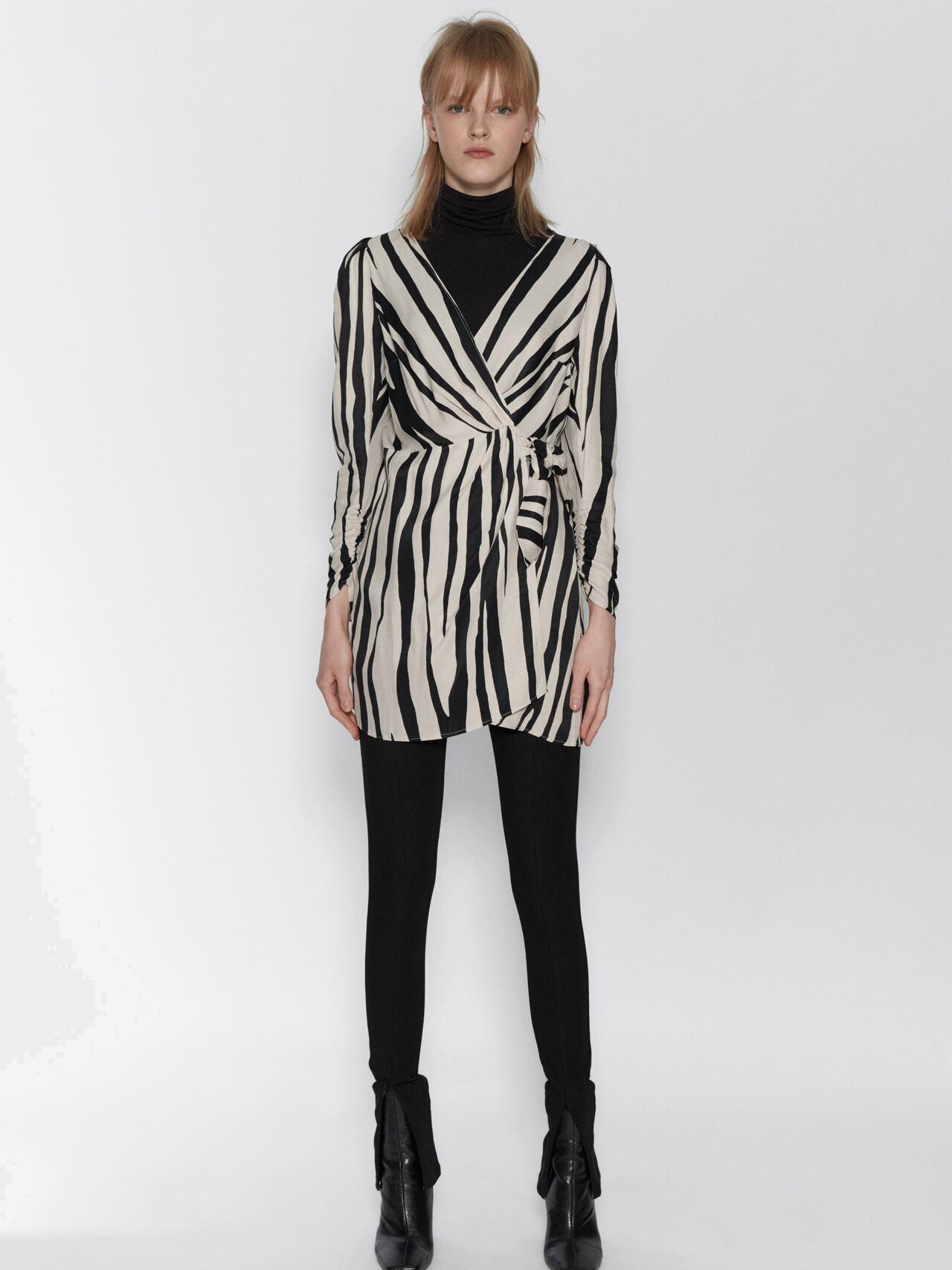 

Платье Zara 8342/104/084-AEIK S Молочное