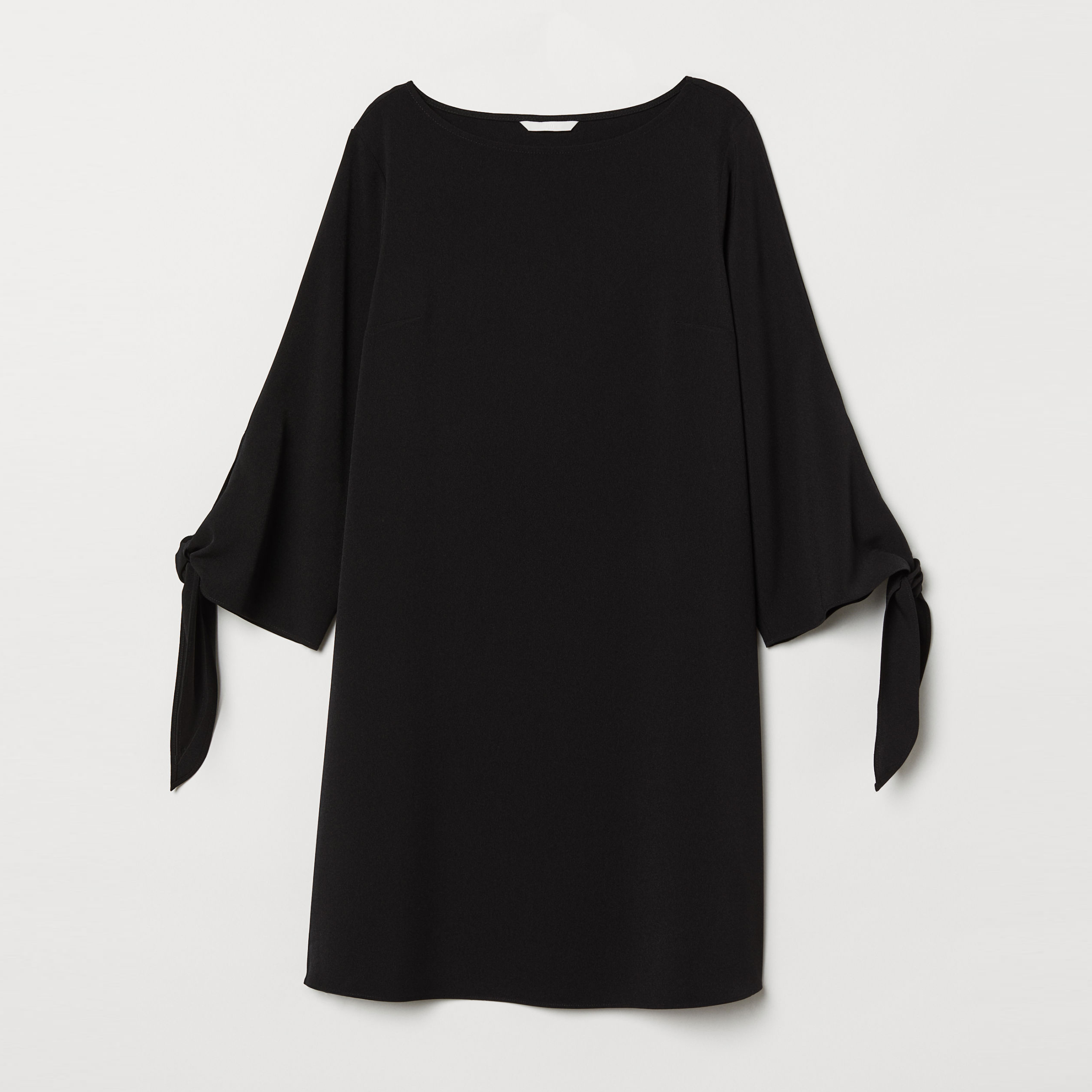 

Платье H&M 6939568-AAAD 34 Черное
