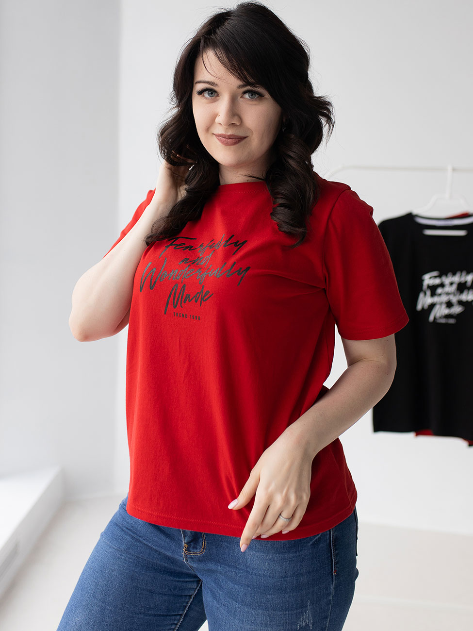 

Футболка size+ с каллиграфической прописью Красный 3 XL Vikamoda 3212