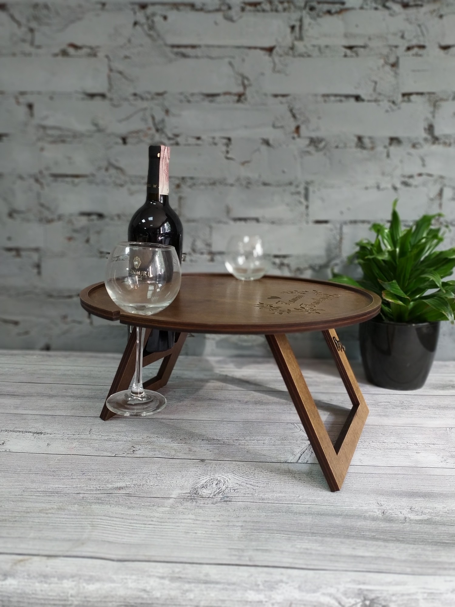 

Столик для вина Pick Wood на 2 бокала с индивидуальной гравировкой (021D04234/3)