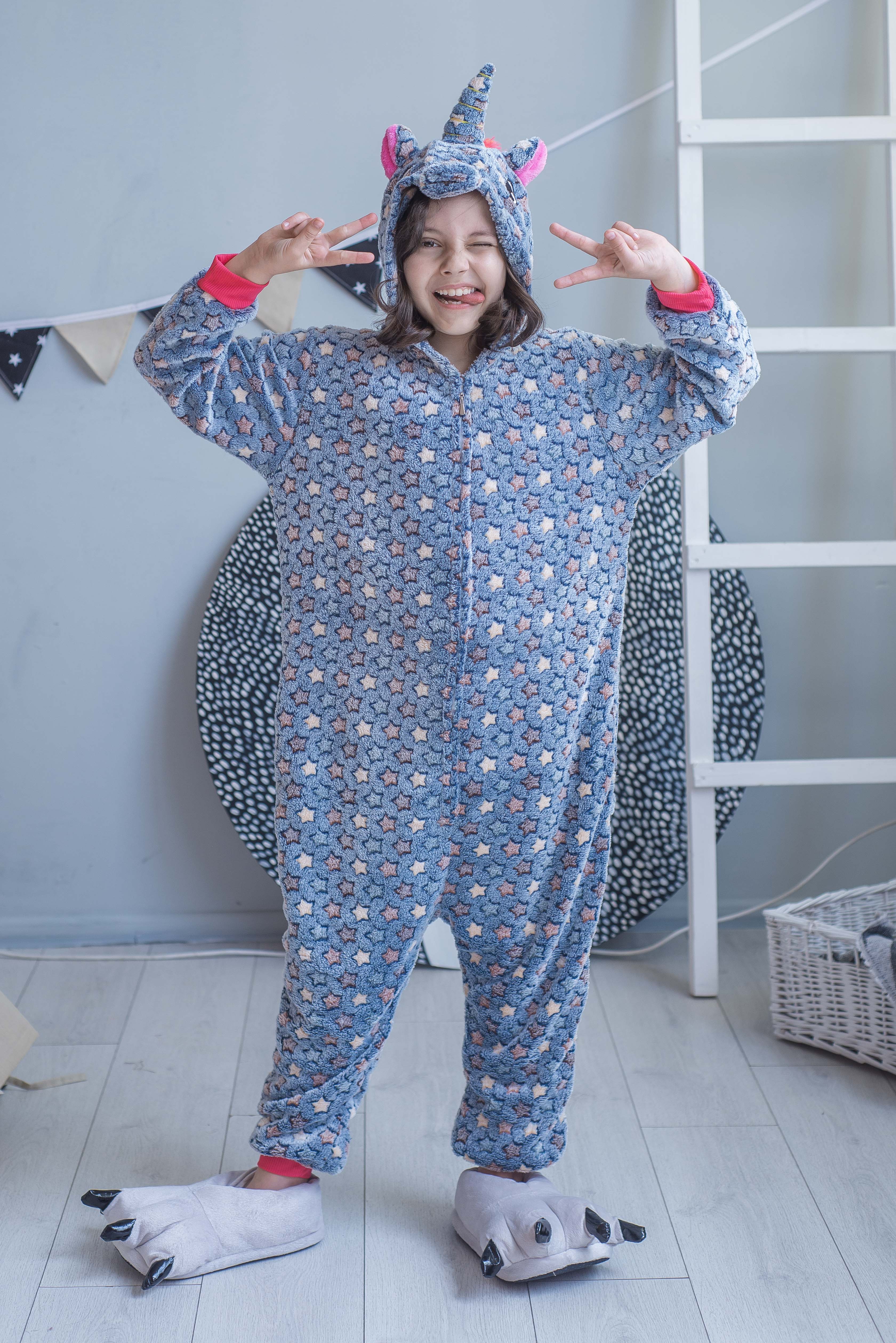 

Пижама Кигуруми детская BearWear Единорог Стелла (на молнии) S 105 - 115 см Серый (K0W1-0067-S)