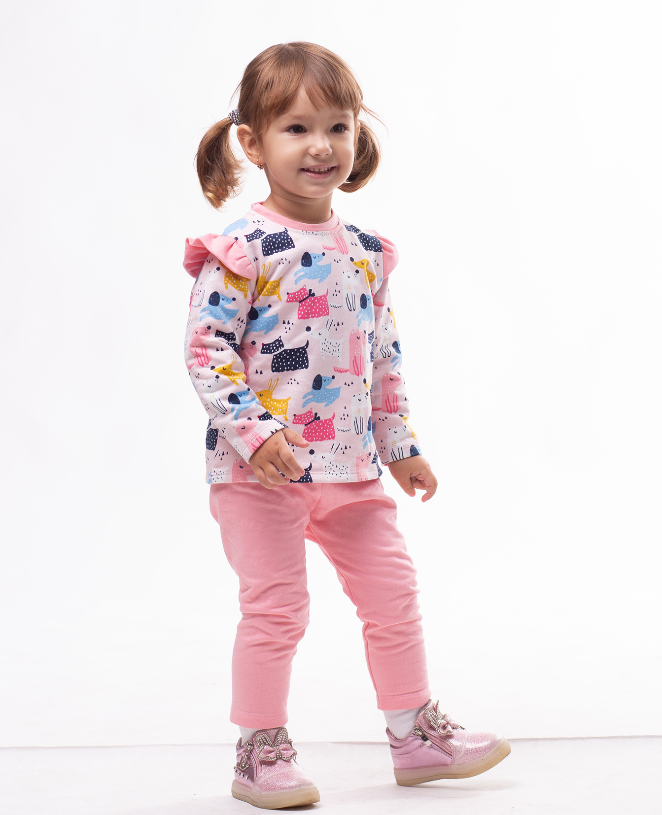 

Комплект для девочки Morekids 68 Реглан и штаны (1073 -68)