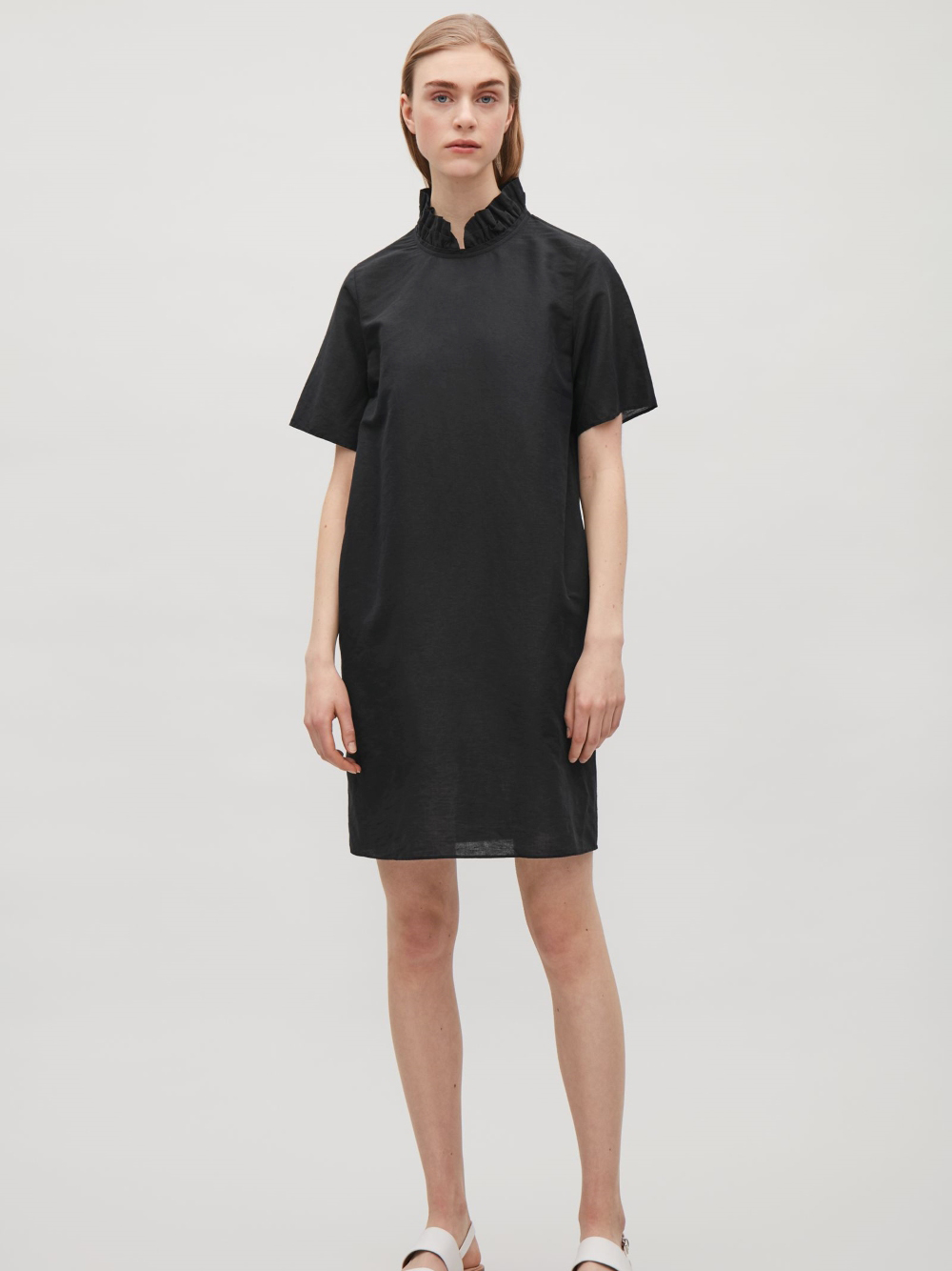 

Платье COS 0498290-5 8 Черное