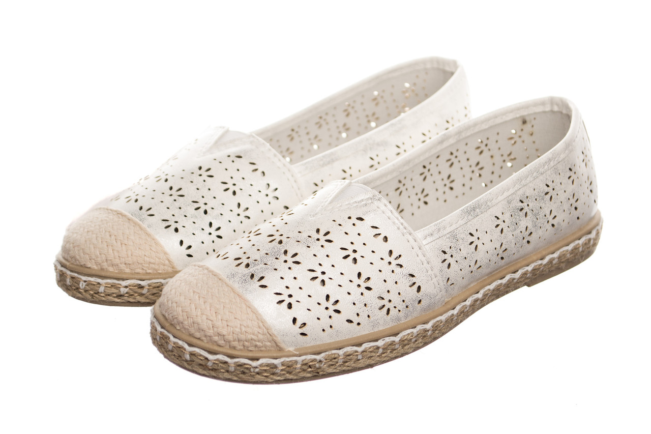 

Женские балетки Collection 38 silver white
