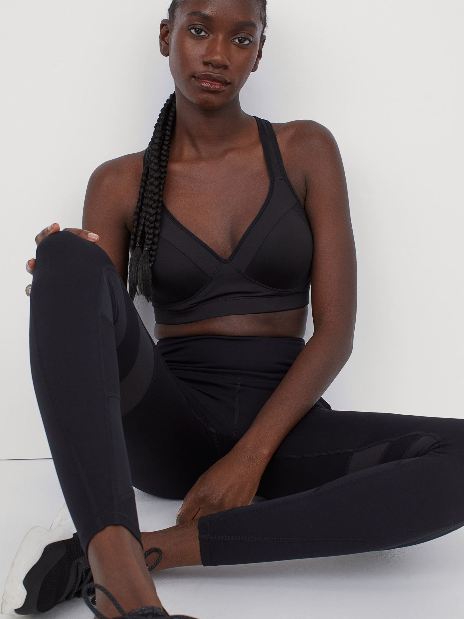 

Спортивный топ H&M Sport 7410402sm L Черный