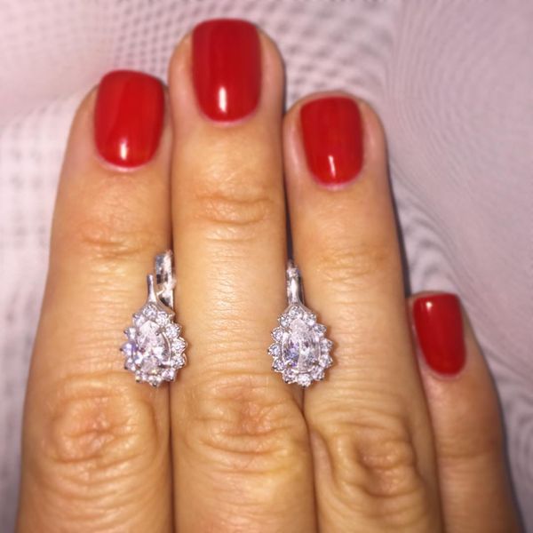 

Срібні сережки "Droplet Diamond"