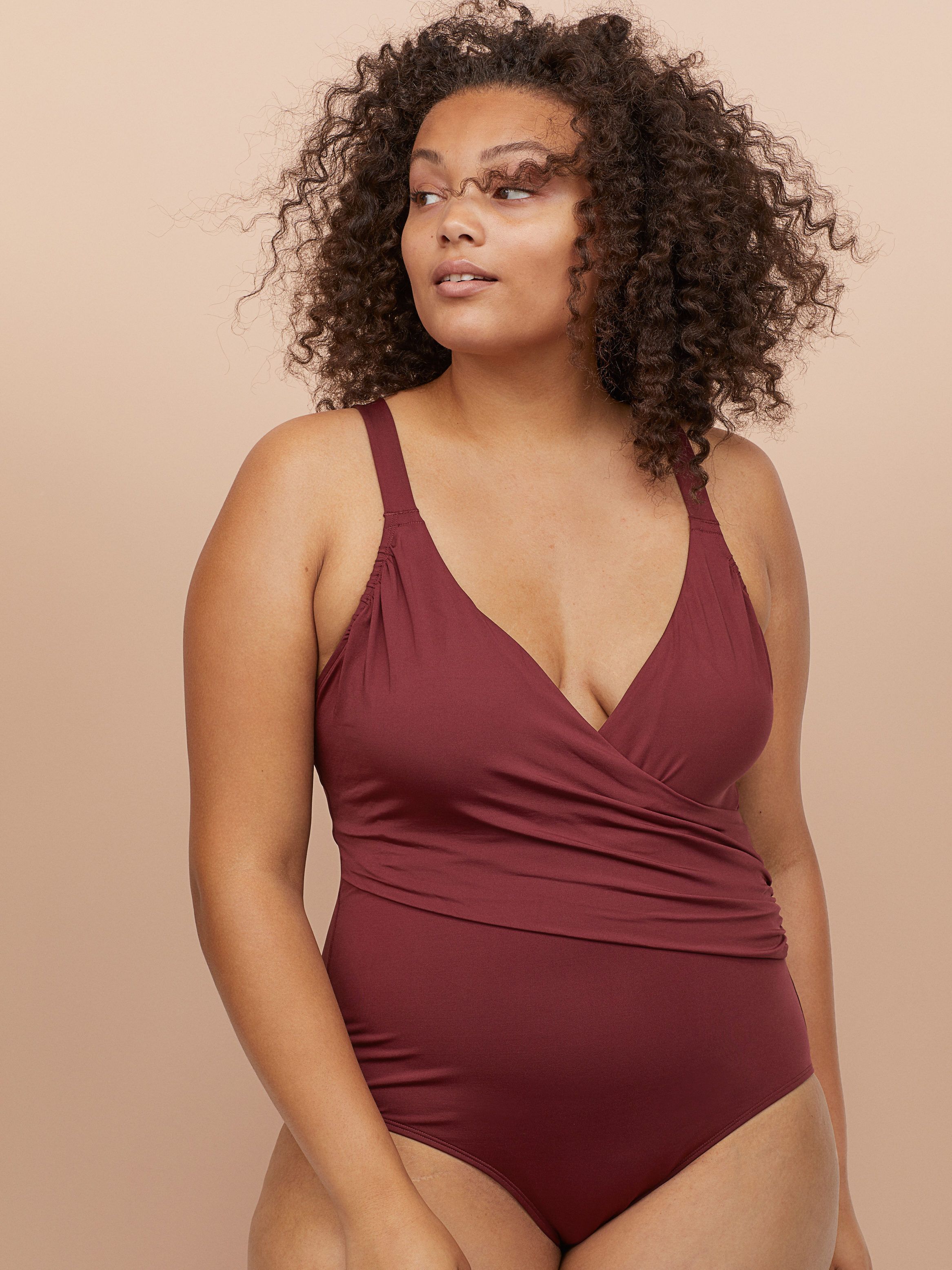 

Купальник слитный женский H&M 0710766-0 52 Бордовый