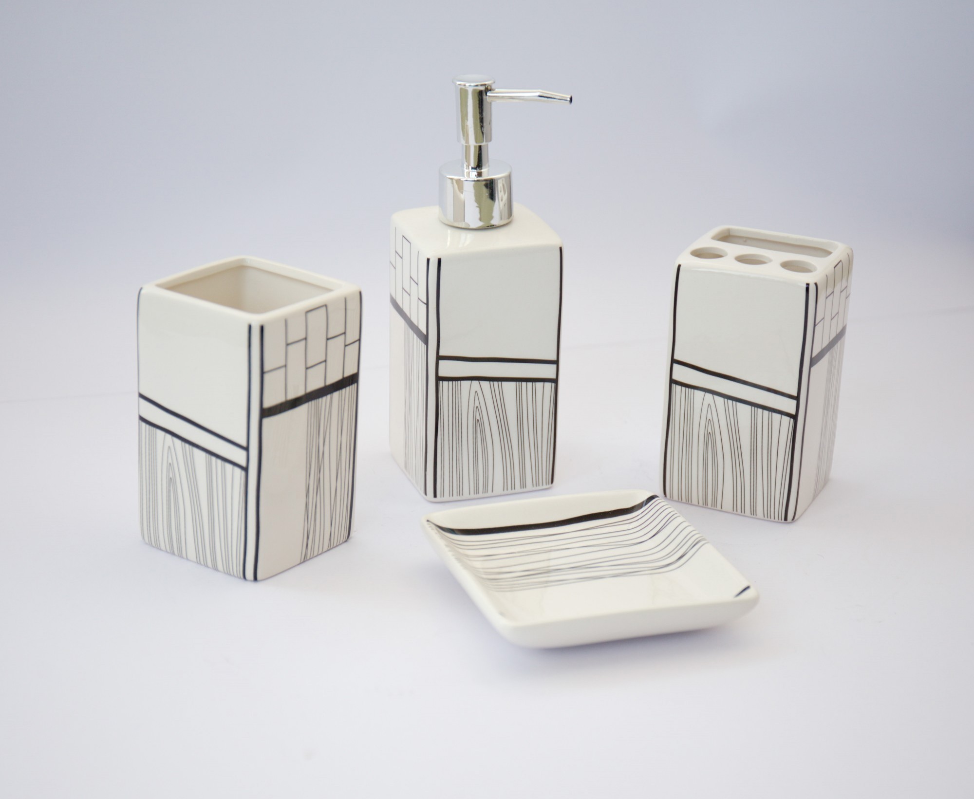 

Набор аксессуаров Ceramic Set керамический Бело-черный (32069C)