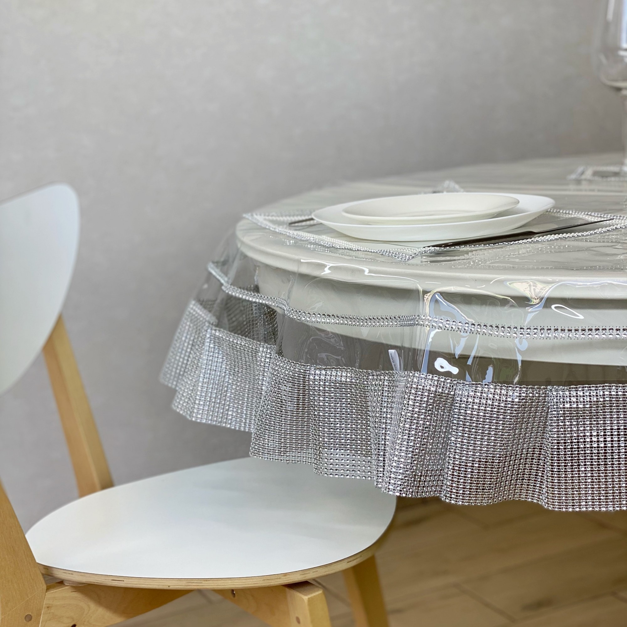 

Силиконовая Скатерть со стразовой лентой Металлик 180x110 см