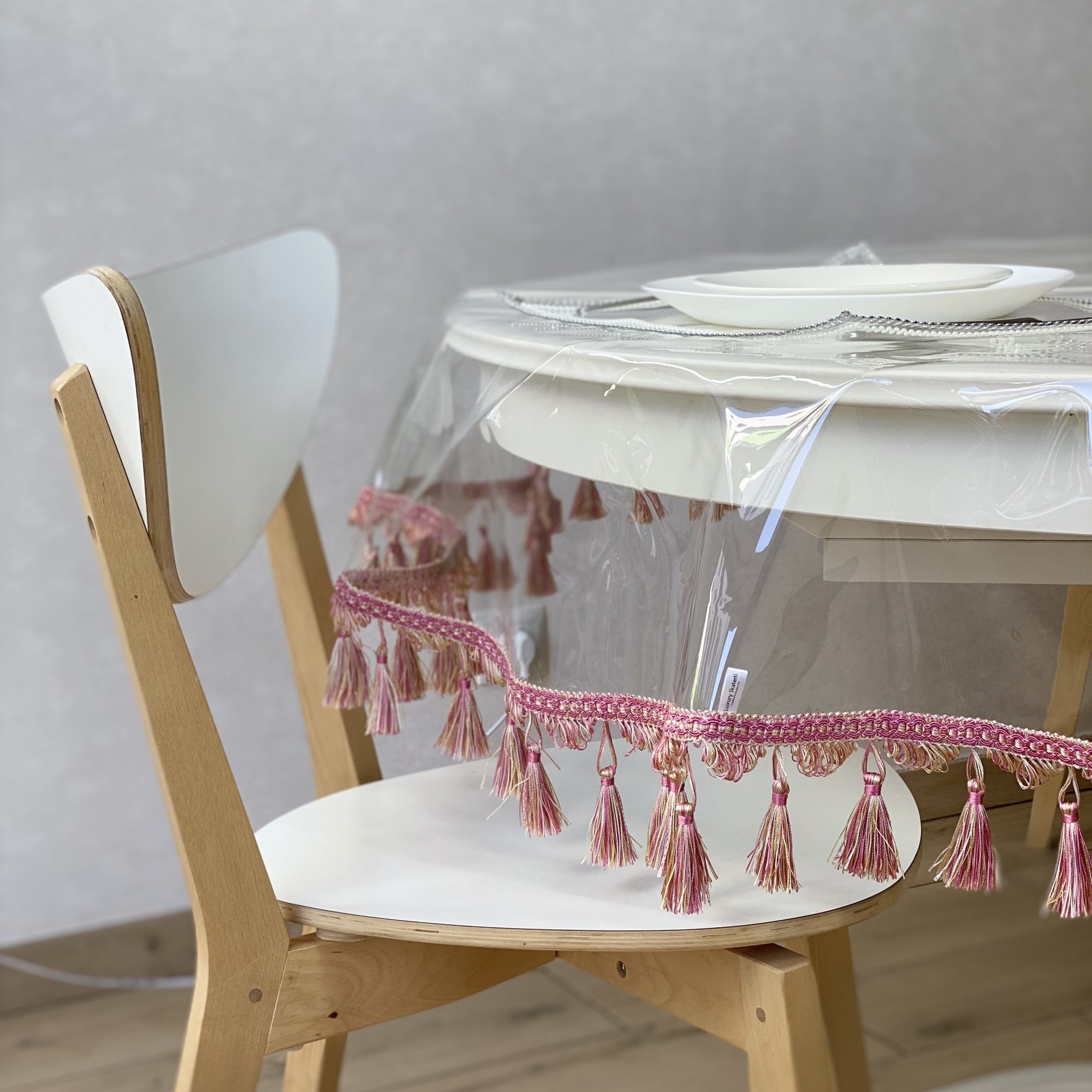 

Силиконовая Скатерть с розовой бахромой 170x140 см