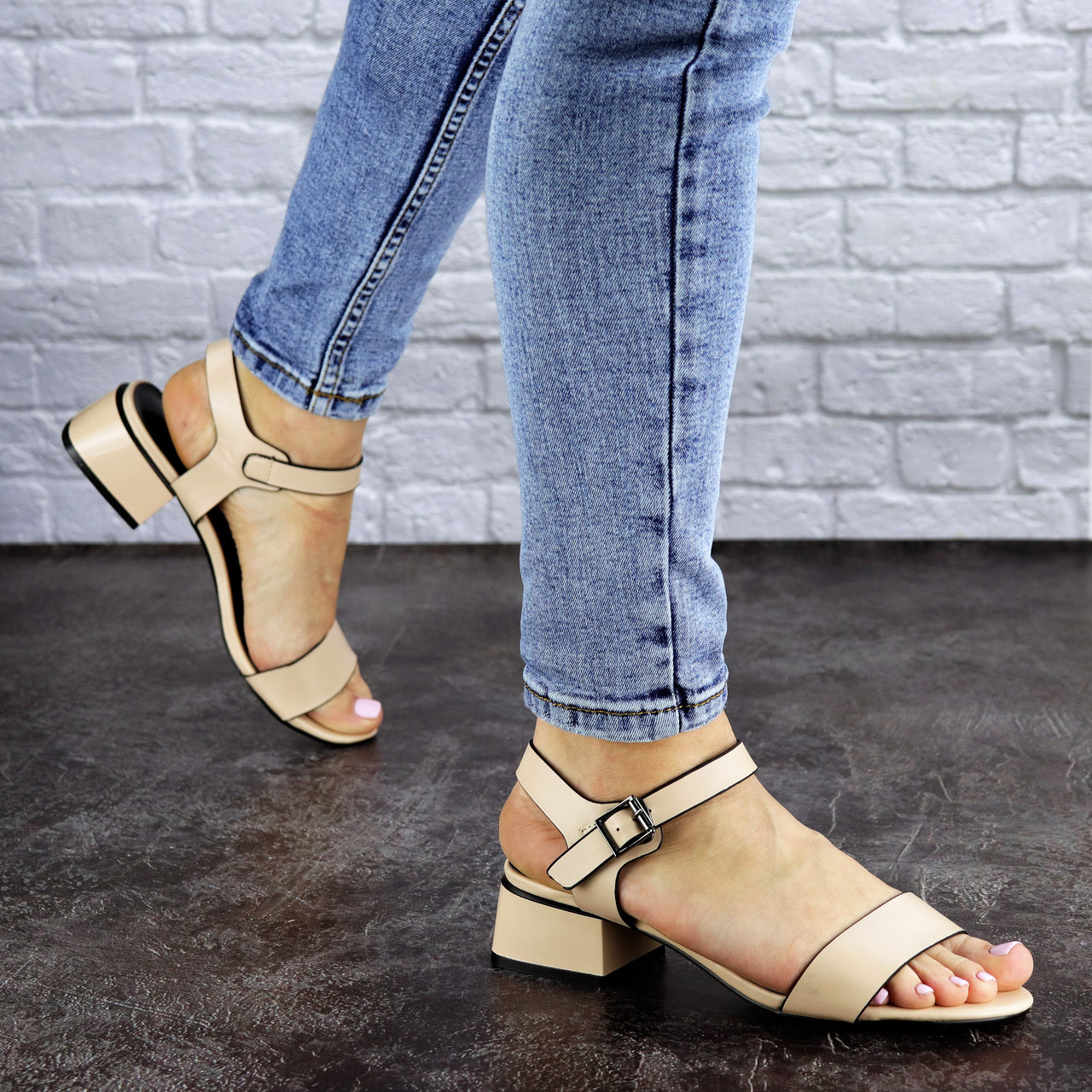

Женские босоножки Fashion Waco 1839 38 размер 24,5 см Бежевый