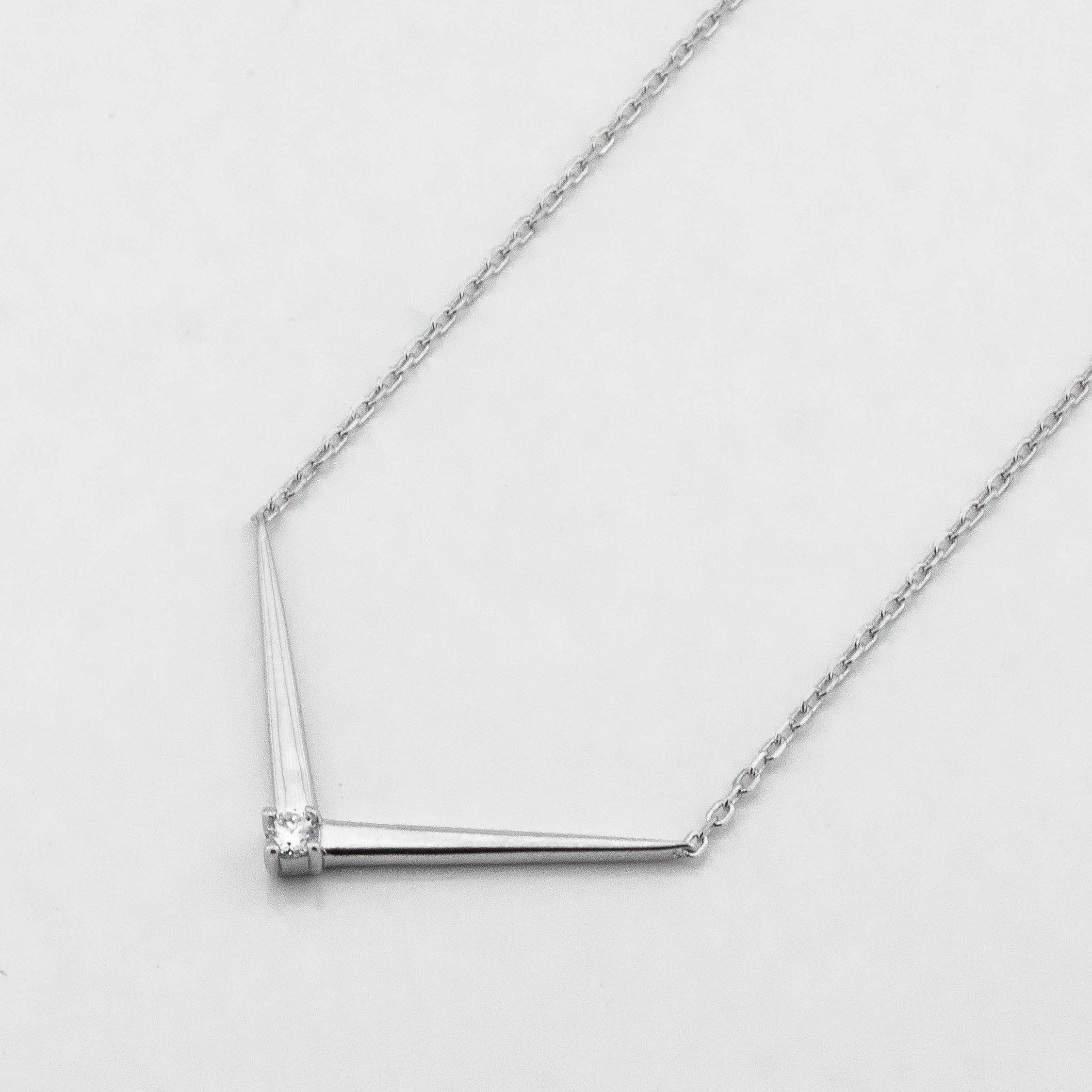 

Серебряное колье с фианитом ko14612 Диамант