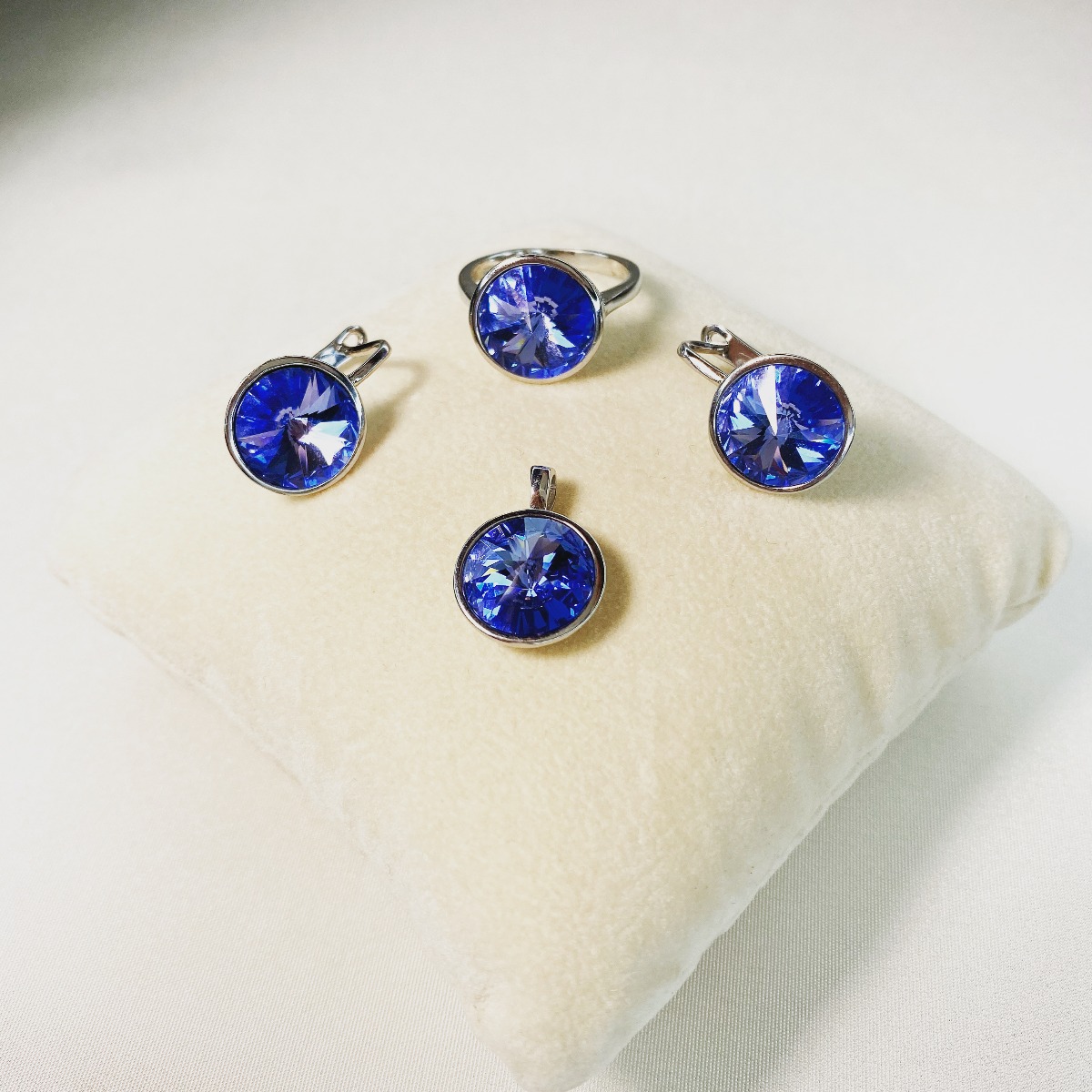 

Гарнитур из серебра Adali синяя сальса серьги+кольцо+кулон с Swarovski zirconia 17,5 мм