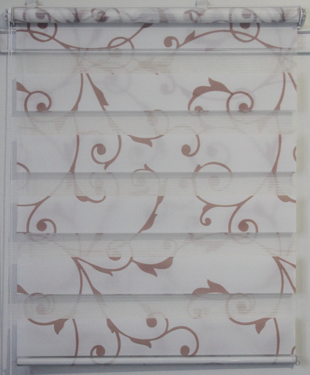 

Рулонная штора Miranda День-ночь Вензель BDM-1403 35*130 см Бело-коричневый