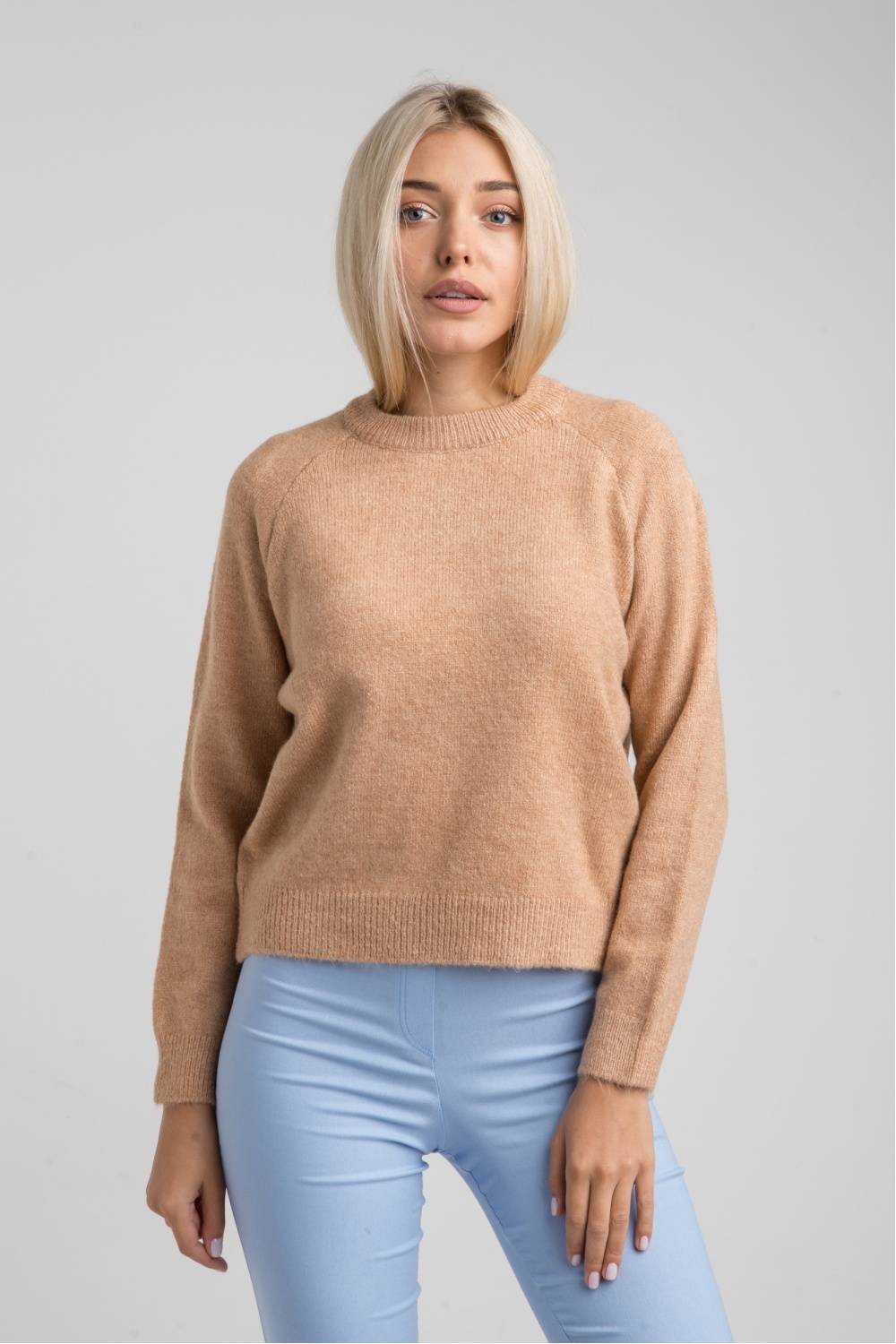 

Свитер женский Beige Lux L/40 Бежевый (MR-191010-L)