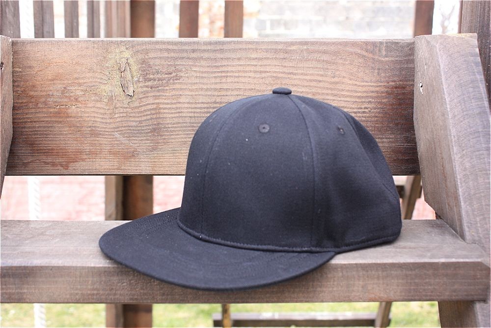 

Чоловіча бейсболка snapback SM067