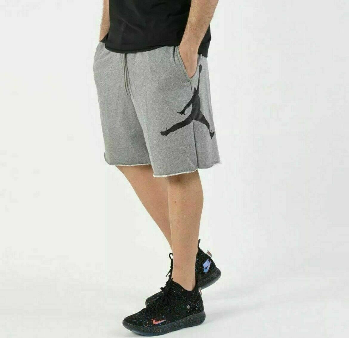 

Шорты Air Jordan Jumpman Logo Shorts (XL) DB1812-091