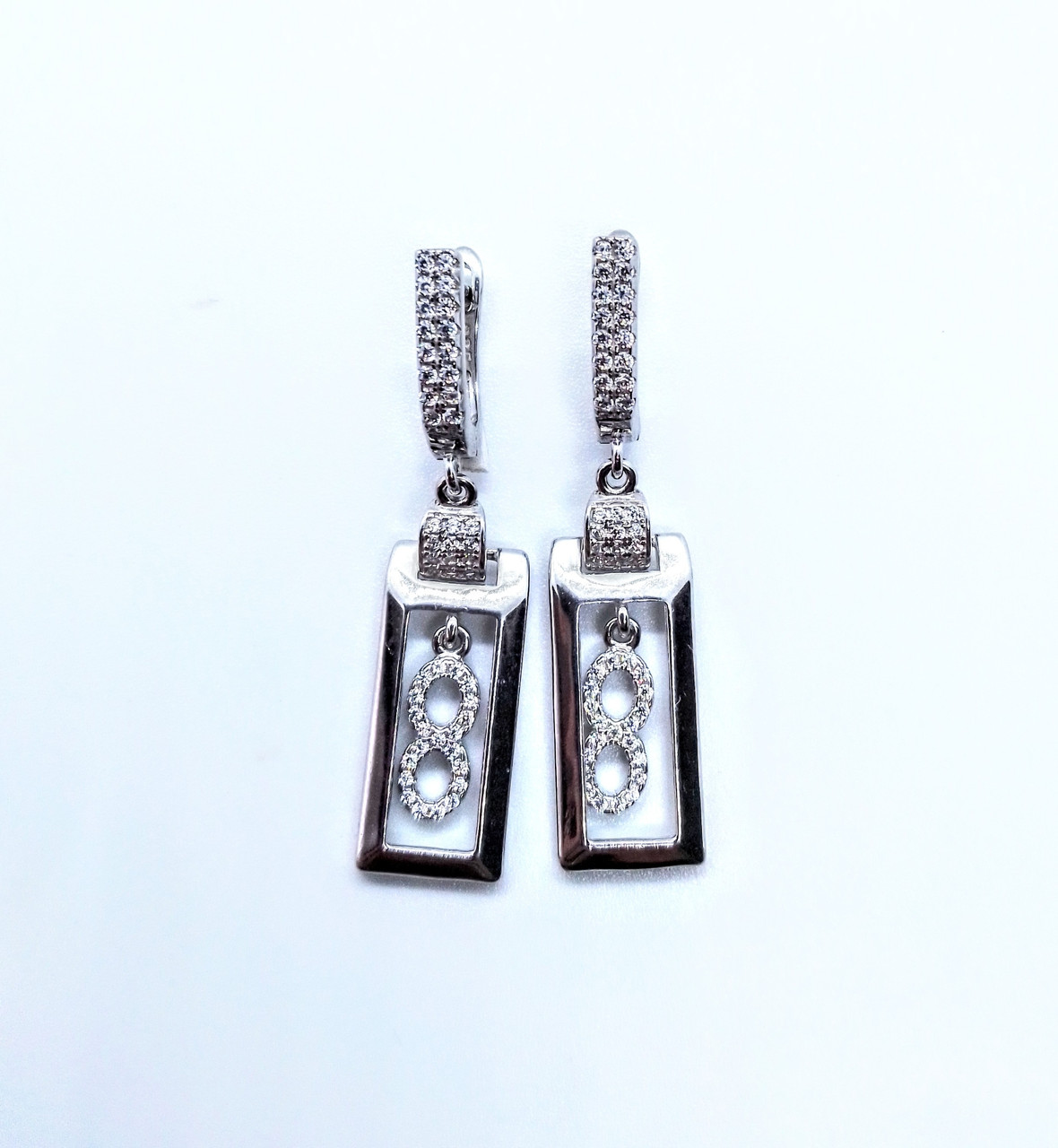 

Серьги с цифрой 8 60717
