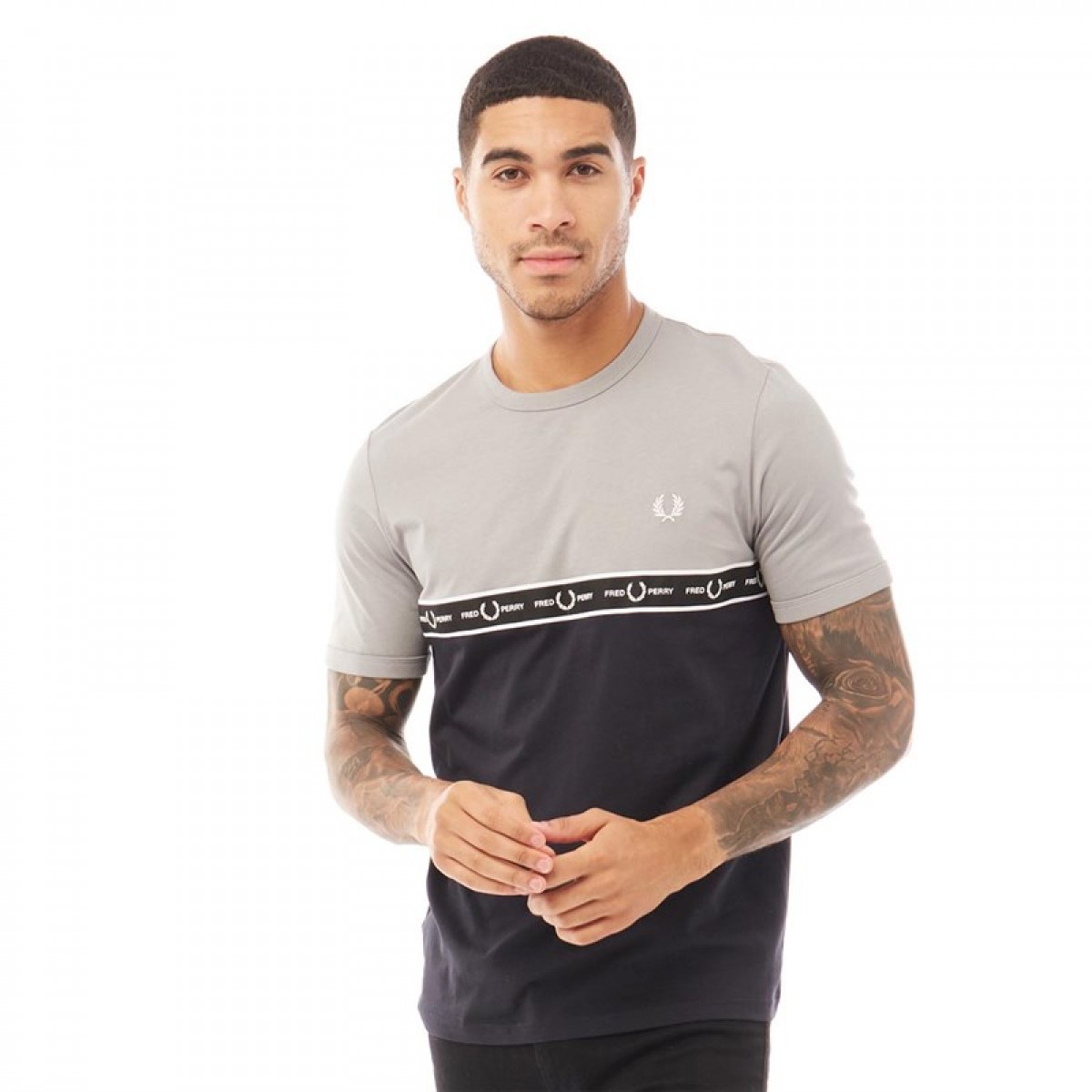 

Футболка Fred Perry Taped Chest Battleship Grey Grey, M (46)