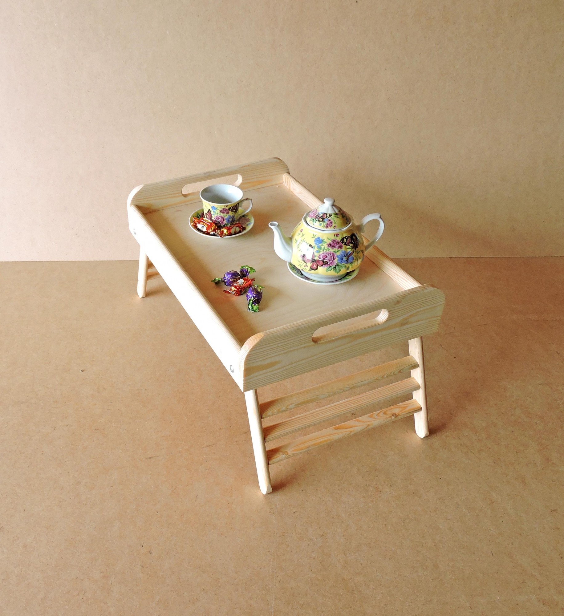 

Прикроватный столик-поднос с ручками IZD Вермонт 66х40х21,5 см Бланже СТП-000701