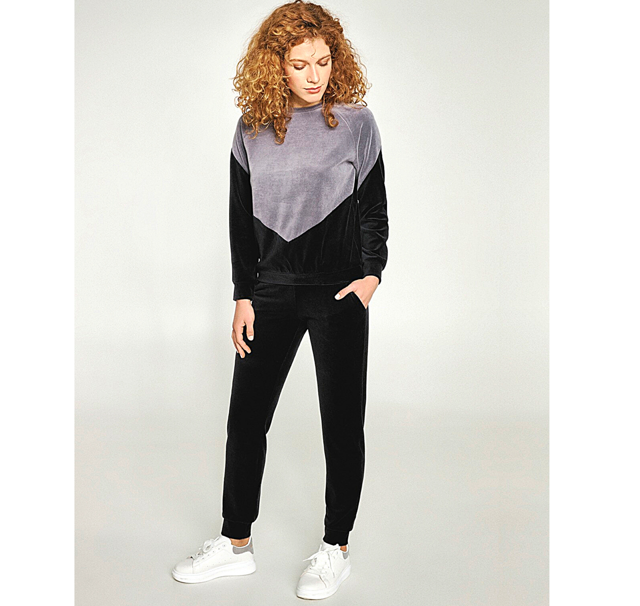 

Костюм женский Ellen LOV 006/001 черный XL