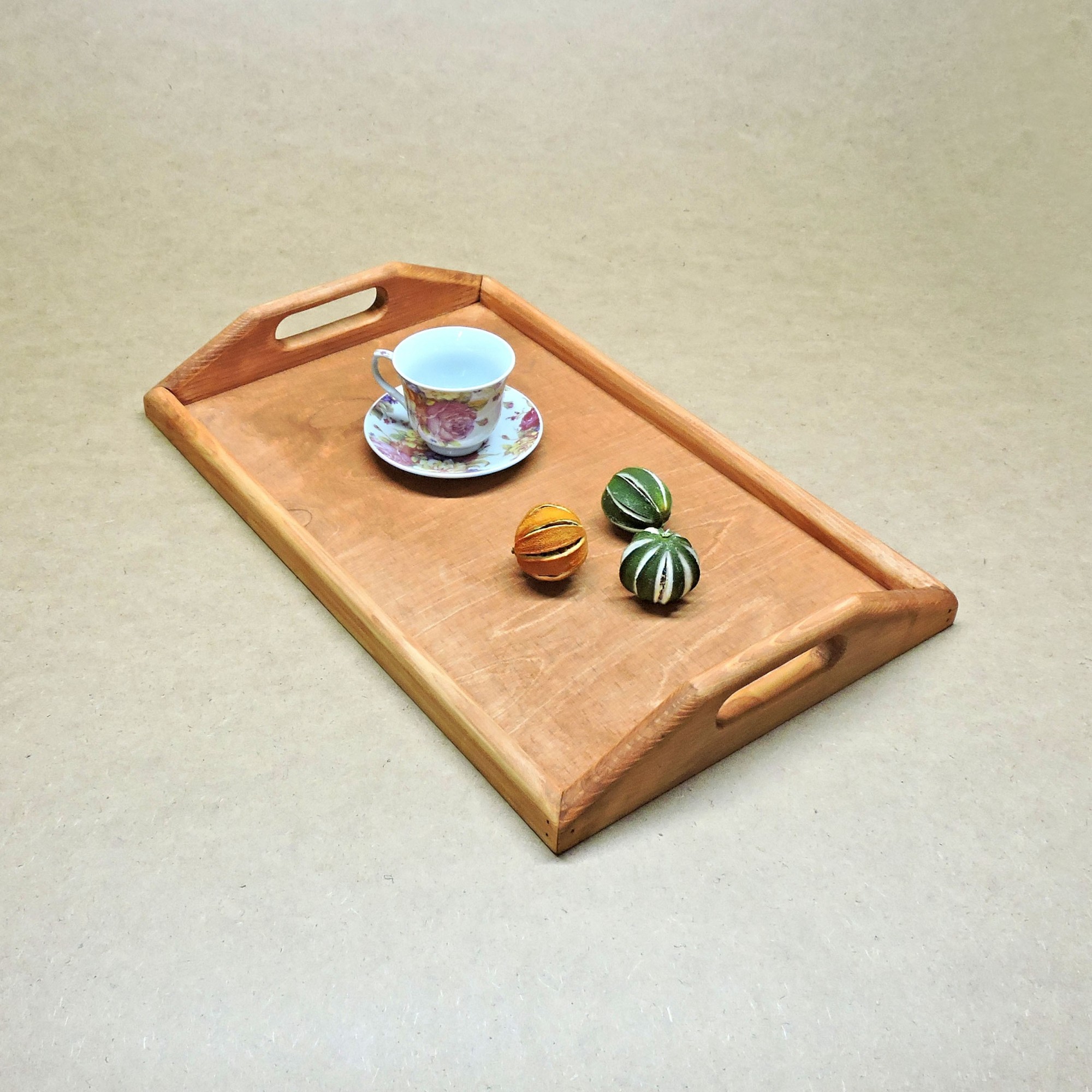 

Поднос с ручками из натурального дерева IZD Рошфор Шафран 54х34х7см ПДС-000505