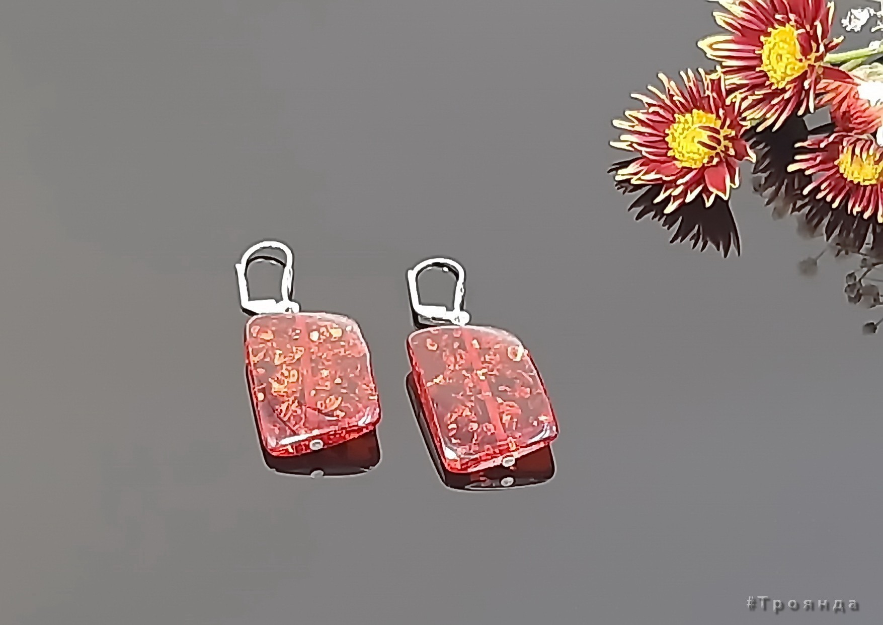 

Серьги из янтаря длина 5см цвет коричневый