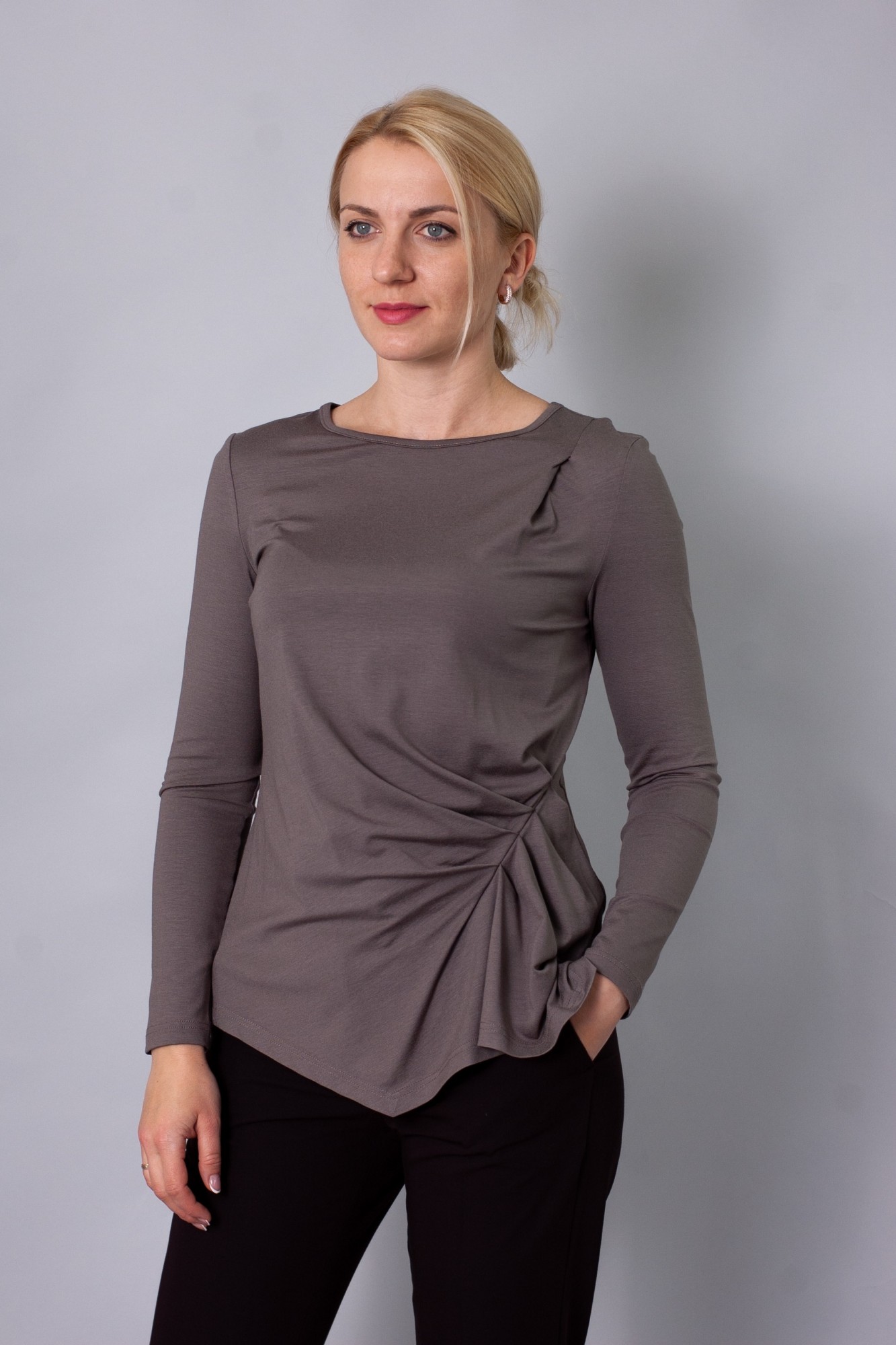 

Жіноча трикотажна блуза Stefanie L T213 сіра 46р