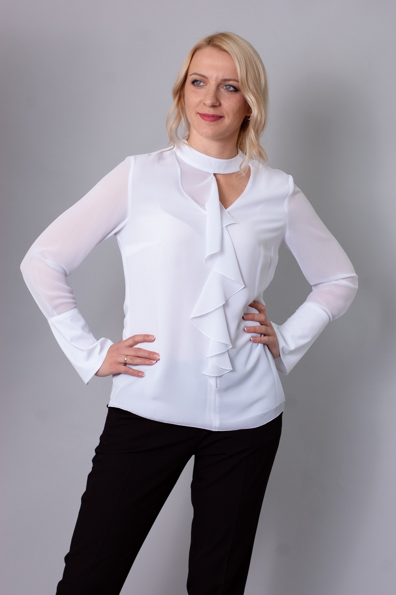 

Блуза жіноча Stefanie L B208 біла 38р (В208б38)