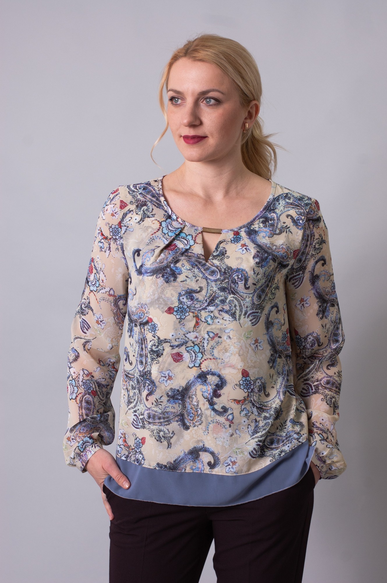 

Блуза жіноча Stefanie L B145 бежева 40р (В145б40)
