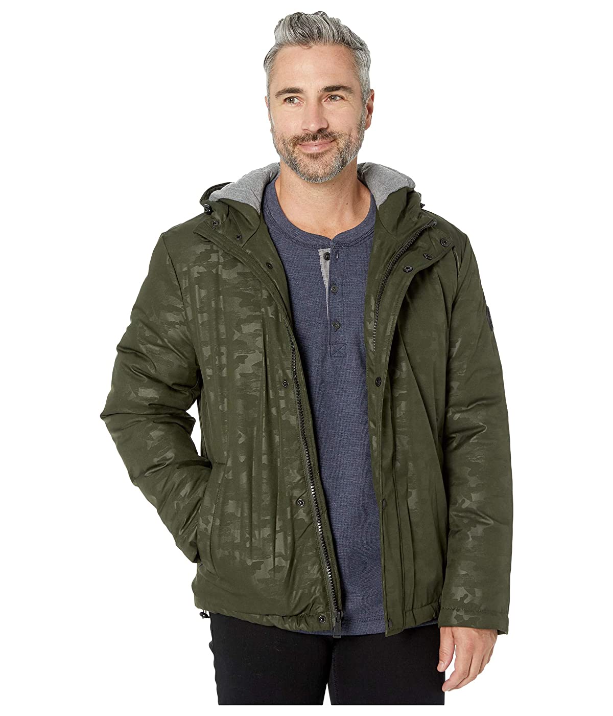 

Дождевик Cole Haan Light Oxford Poly 28" Zip Front Jacket with Attached Hood Olive Camo, XL (50)