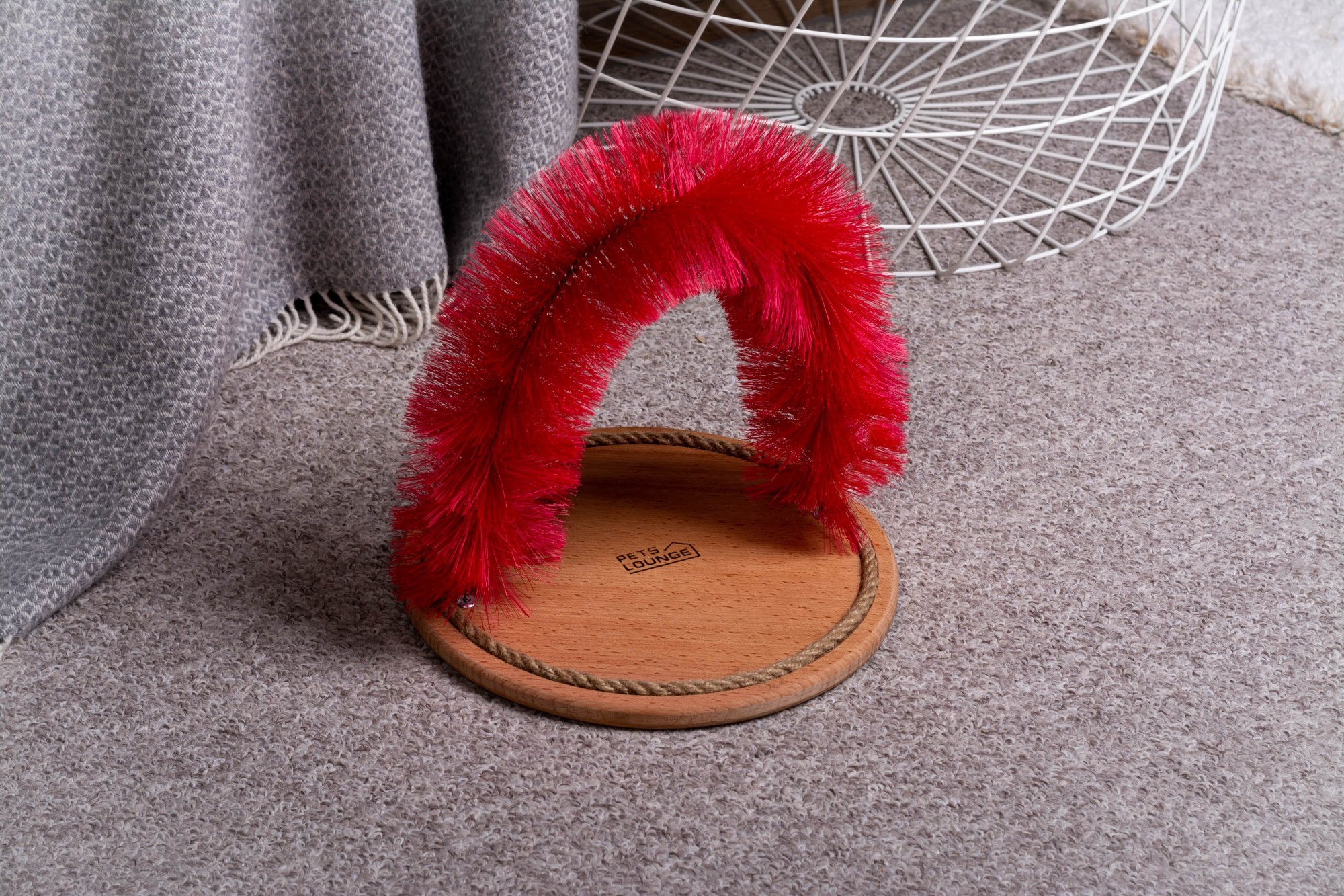 

Щётка - чесалка для котов Pets Lounge Arch Red