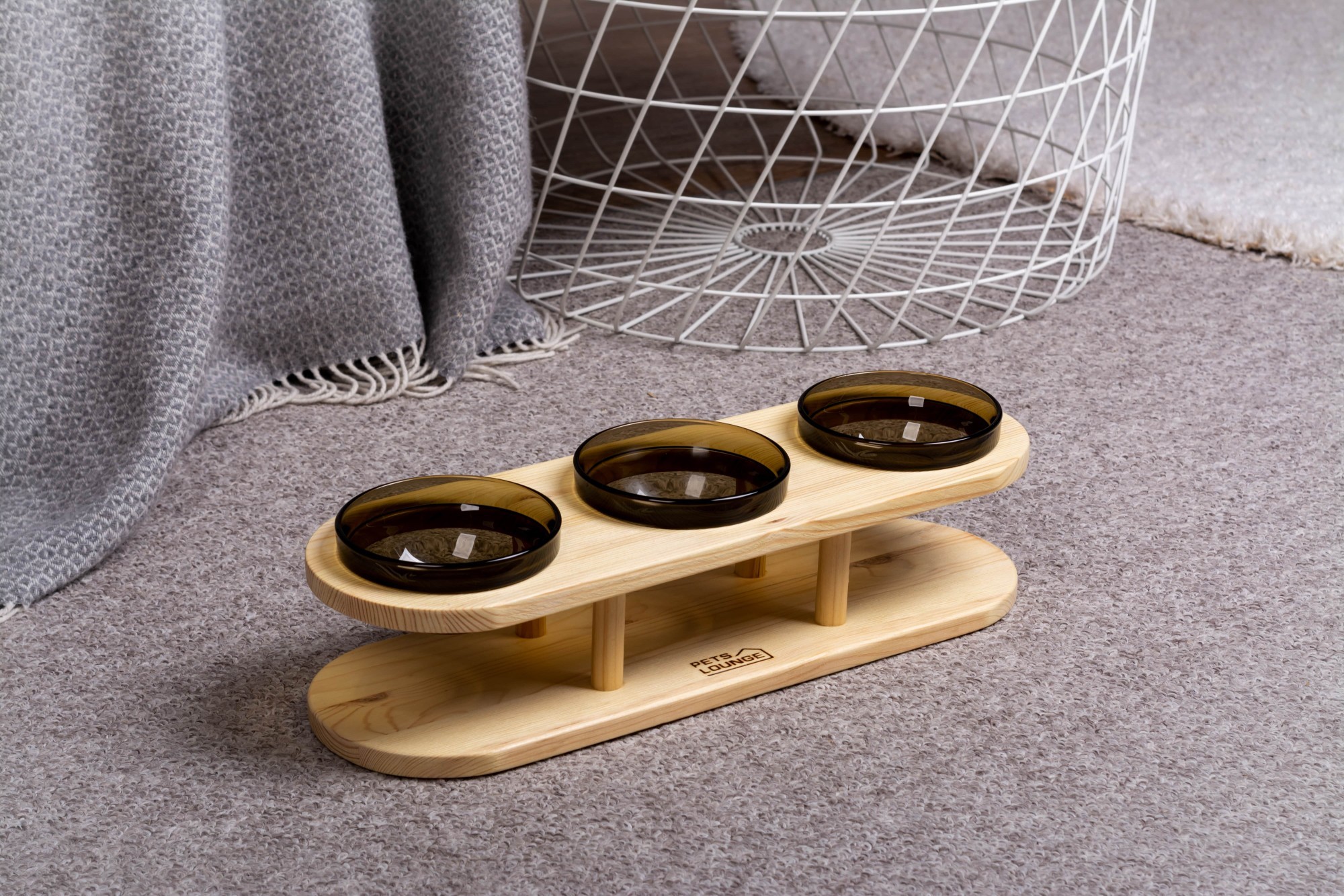 

Подставка с мисками для собак и кошек Pets Lounge Bowl Black, 3х200 мл