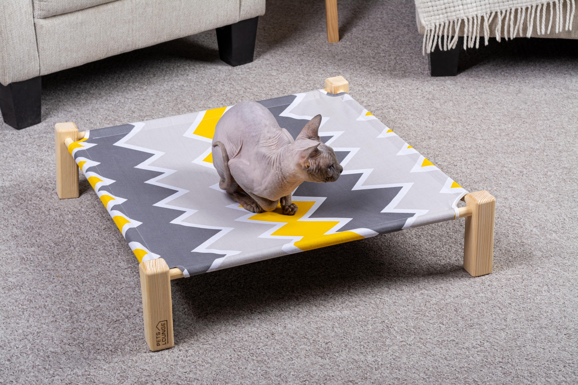 

Лежак для котов и собак Pets Lounge Hammock Square, серый с жёлтым