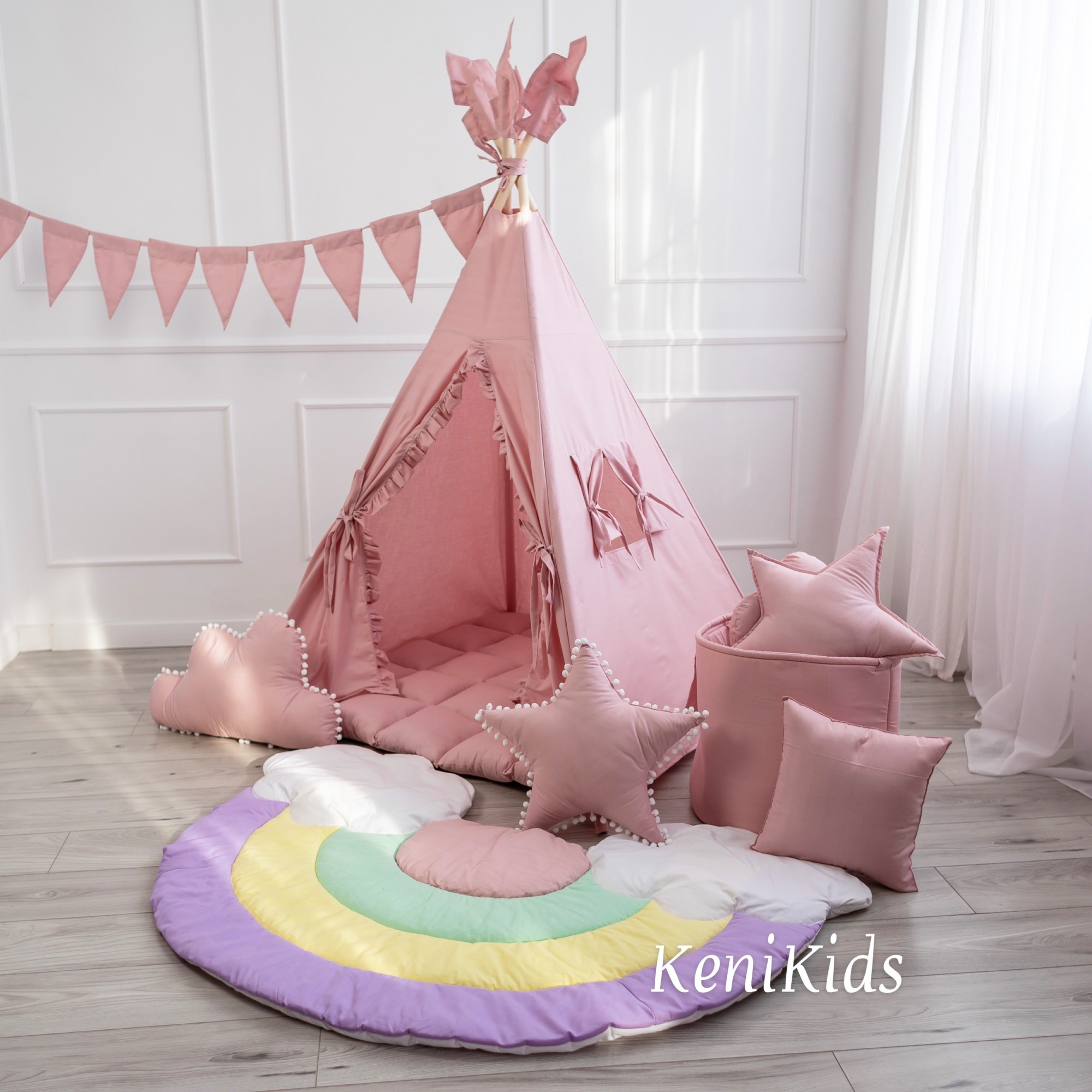 

Палатка Вигвам VIGVAM ELIT 110х110х180 см Пудровая + Матрас 15 см + Игровой Коврик Радуга + Корзина для игрушек и Подушки 2 шт