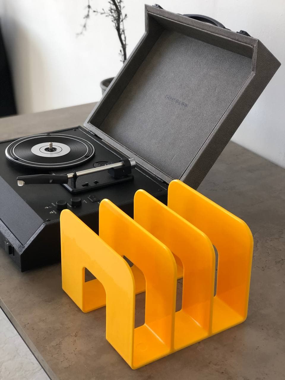 

Підставка для вінілових платівок GOKA Record Stand - Yellow