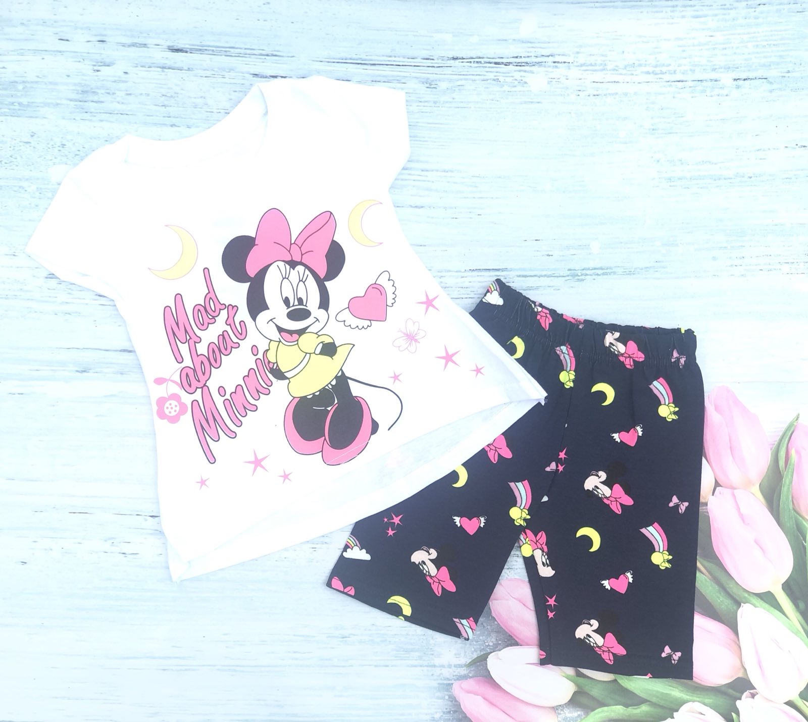 

Комплект (футболка + шорты) Minnie Mouse 104 см (1037-01)