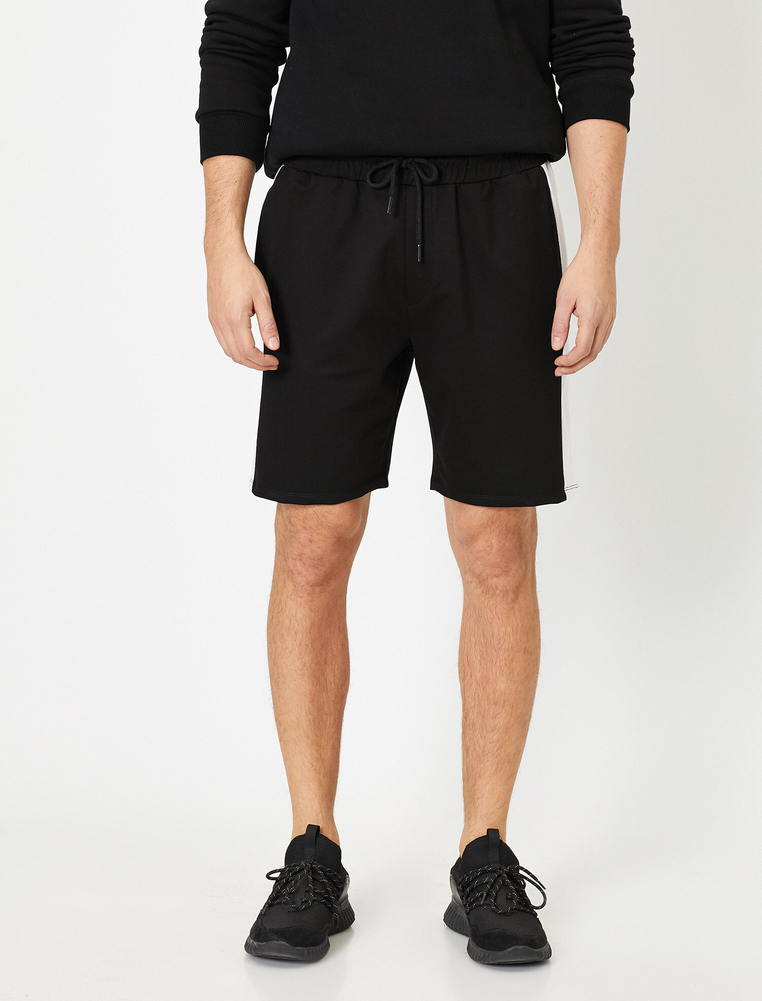 

Шорты Koton 0YAM01084NK-999 M Black