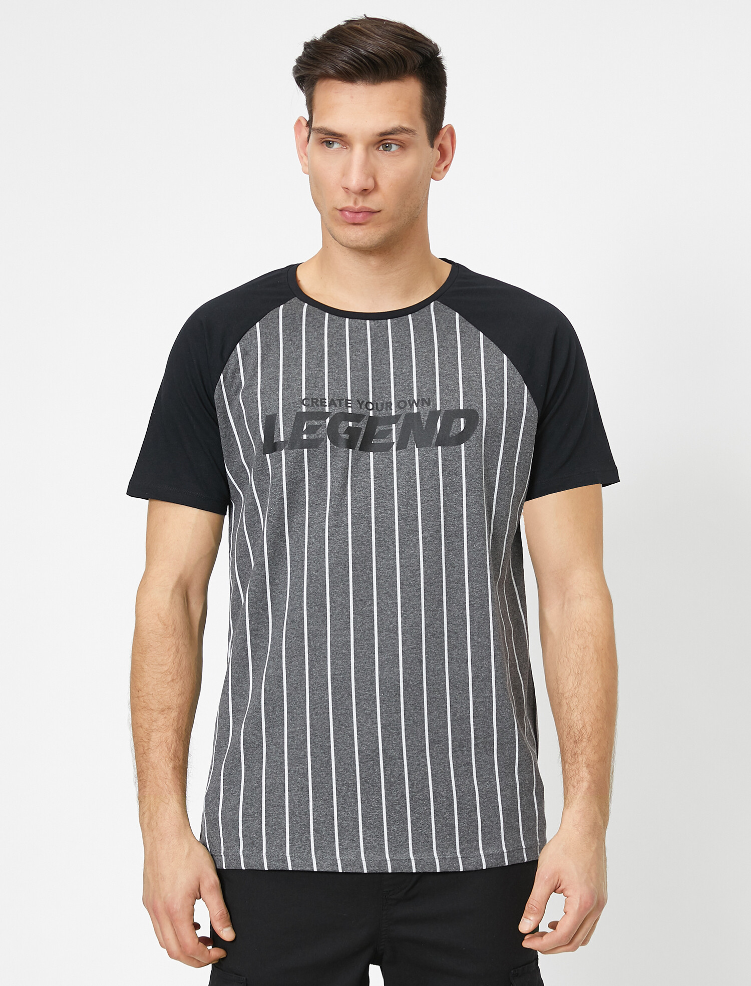 

Футболка Koton 0YAM11552OK-01V S Black Design
