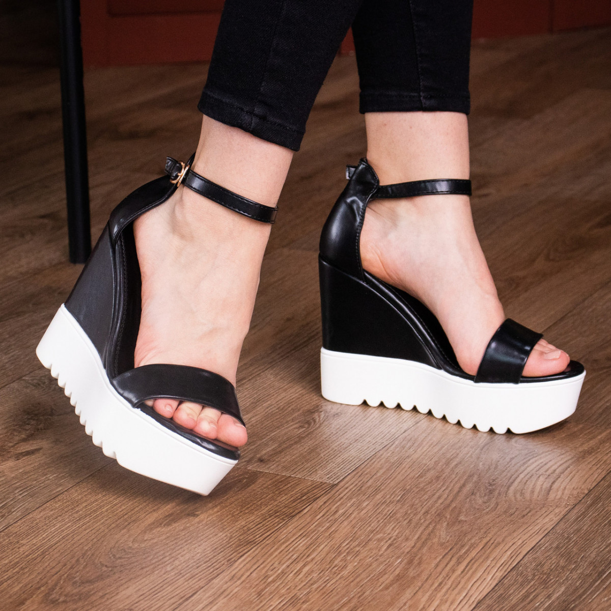

Женские босоножки Fashion Dolly 2880 38 размер 24 см Черный