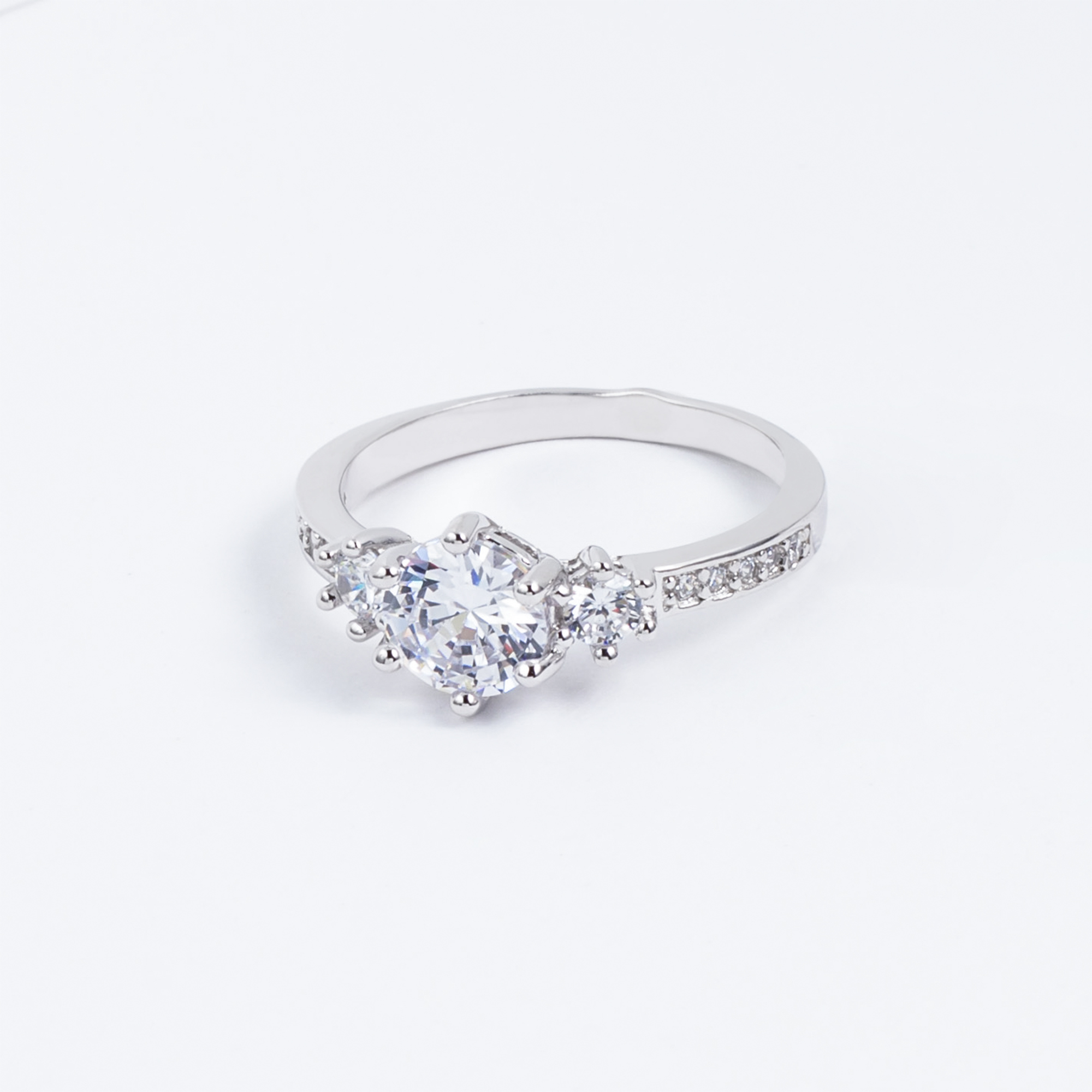 

Каблучка TOP Silver размер 16,5 3,27 г 9510166б
