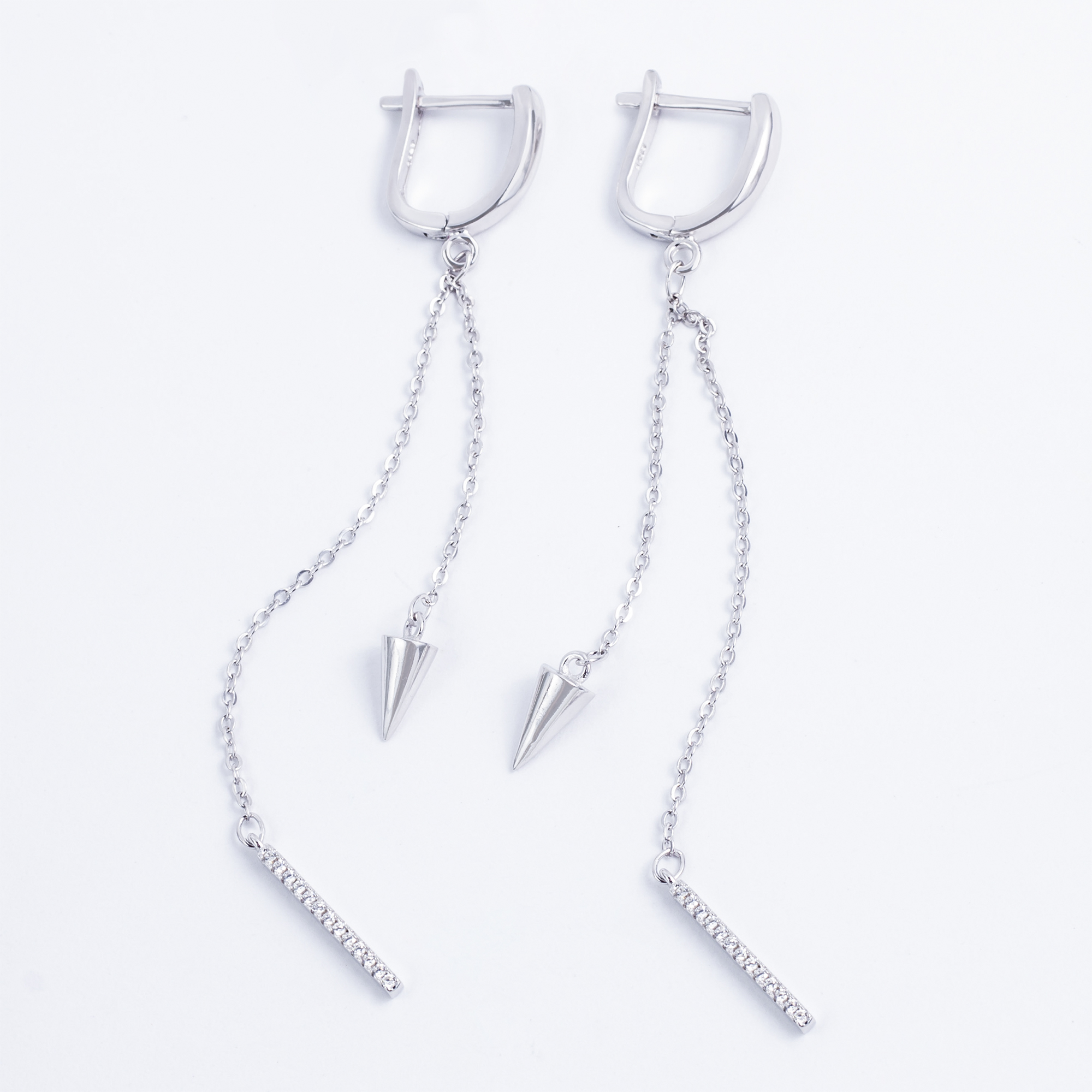 

Сережки TOP Silver 4,50 г 520465б