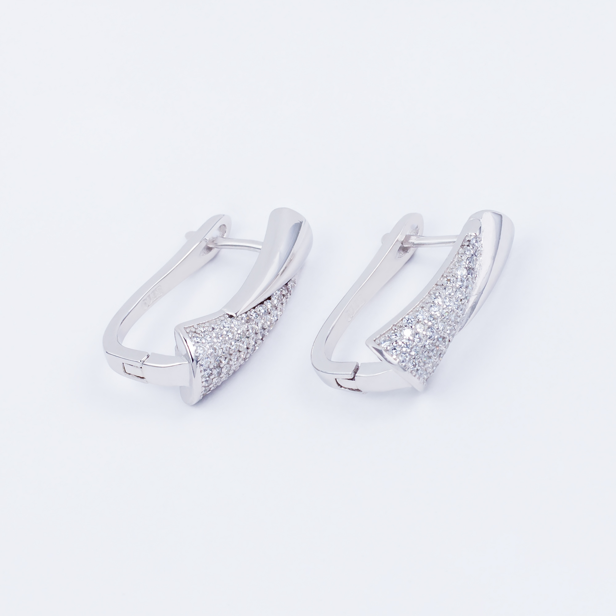 

Сережки TOP Silver 5,57 г 9520107б