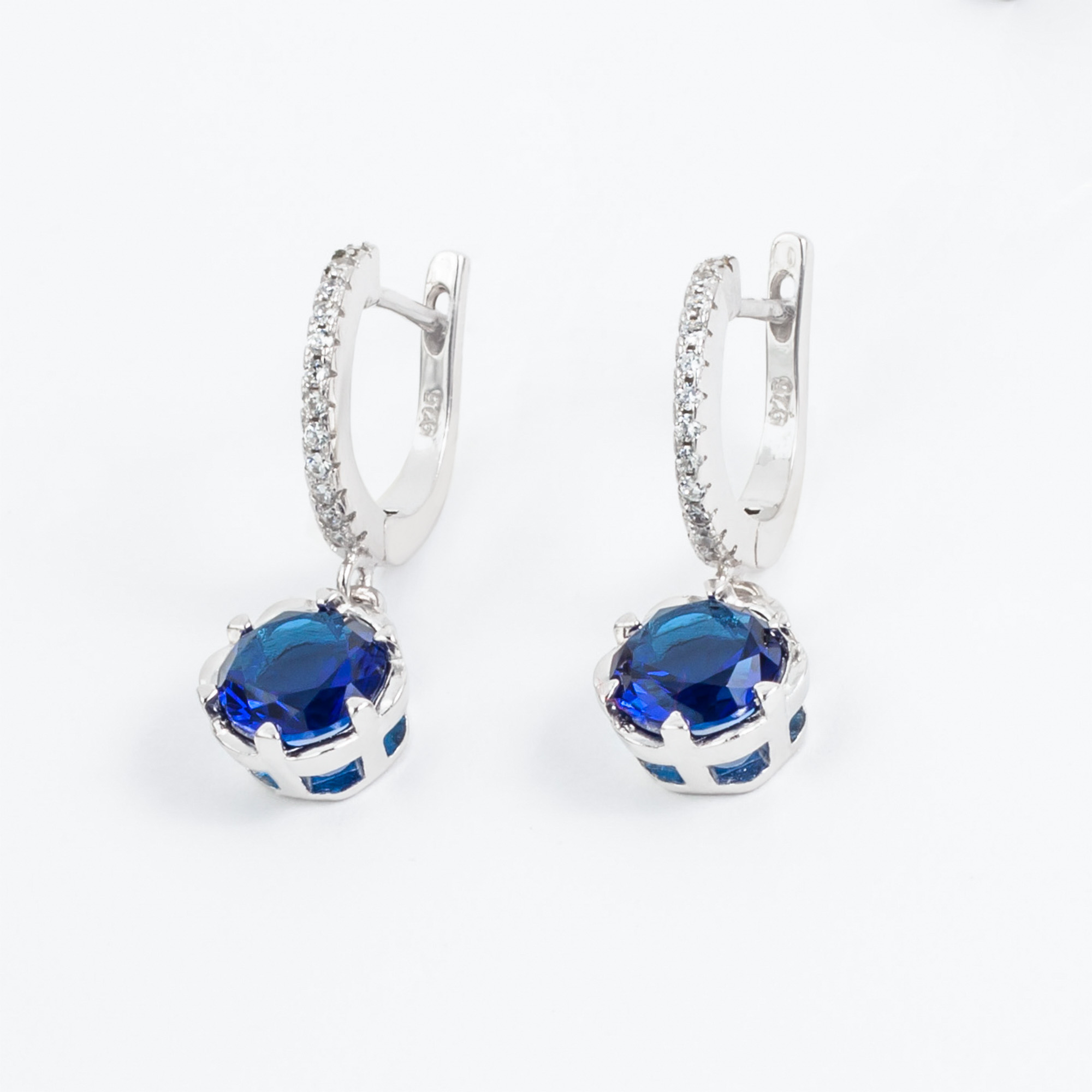 

Сережки TOP Silver 3,65 г 9520168с