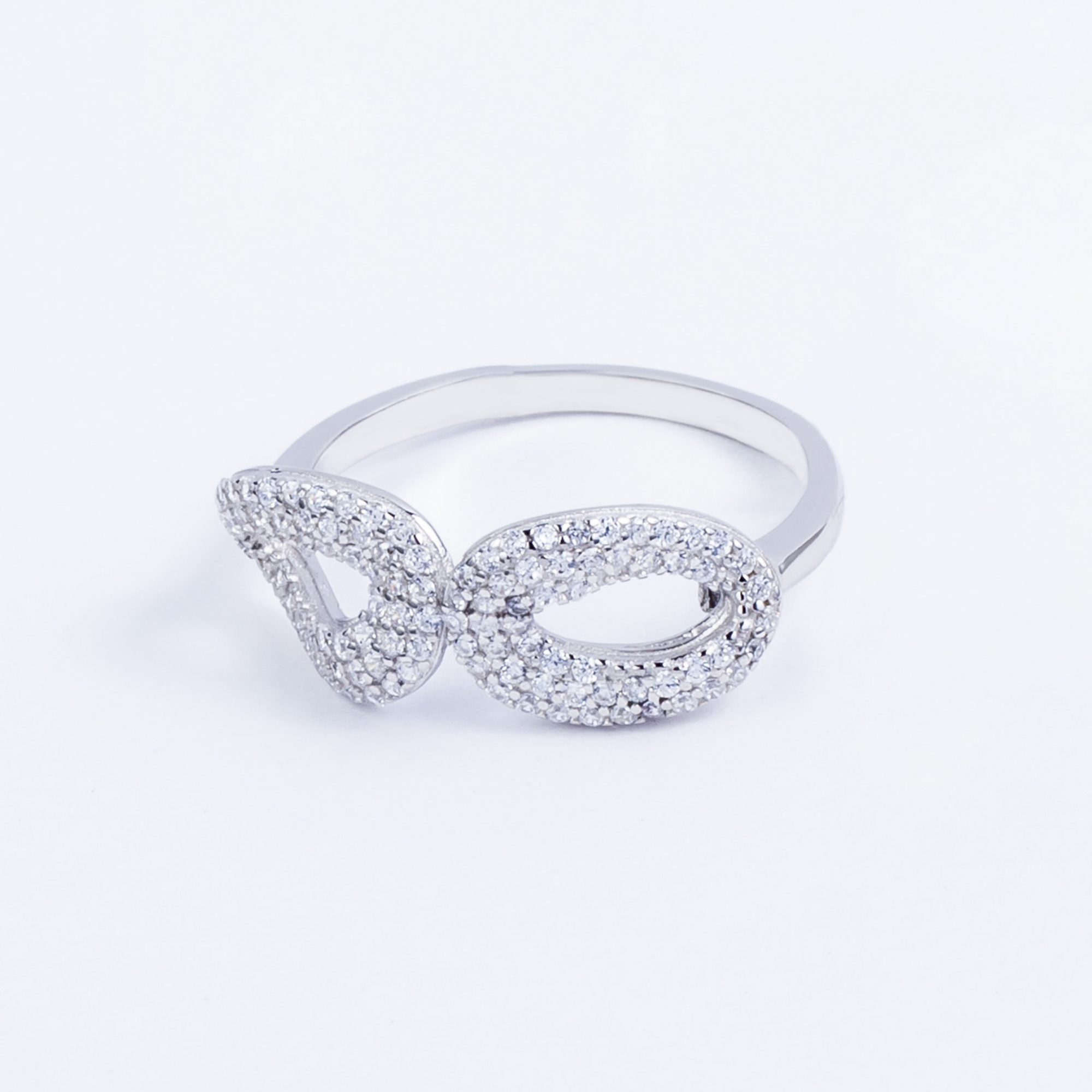 

Каблучка TOP Silver размер 18,5 2,40 г 9510139б