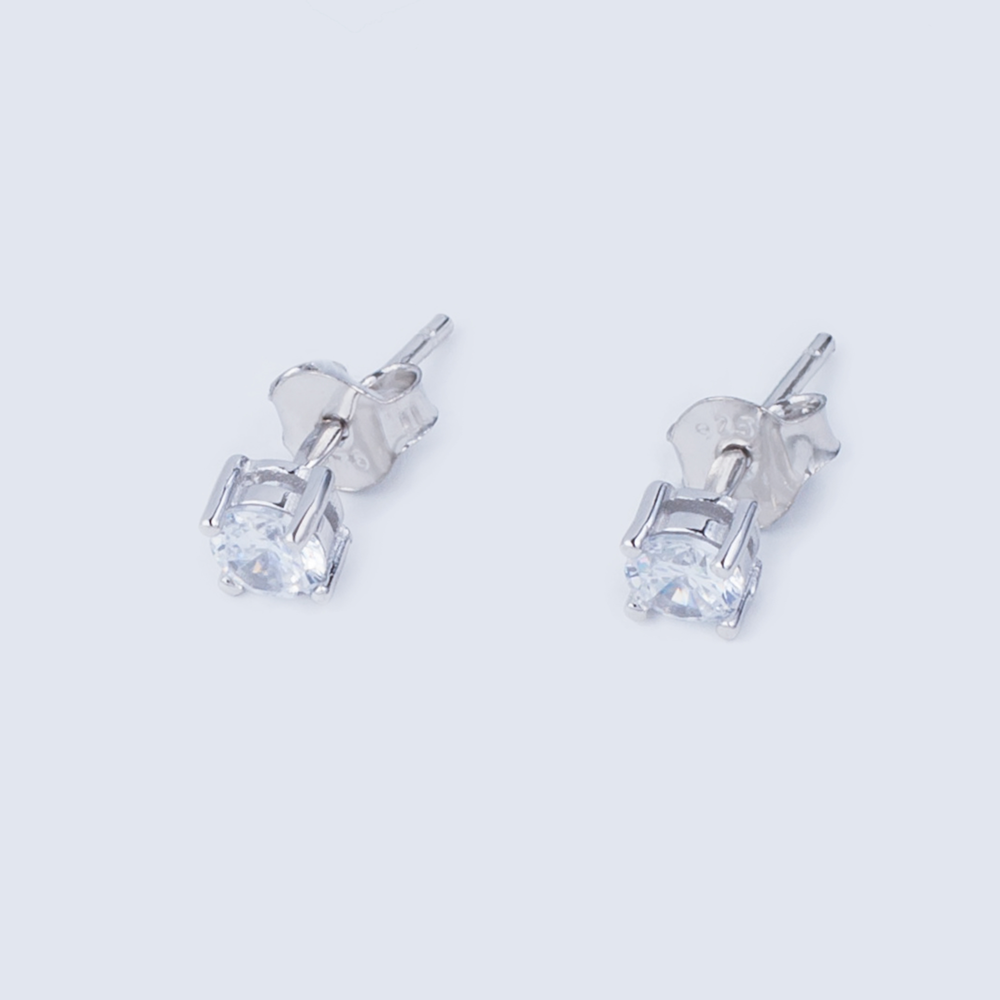 

Сережки TOP Silver 0,80 г 520134б